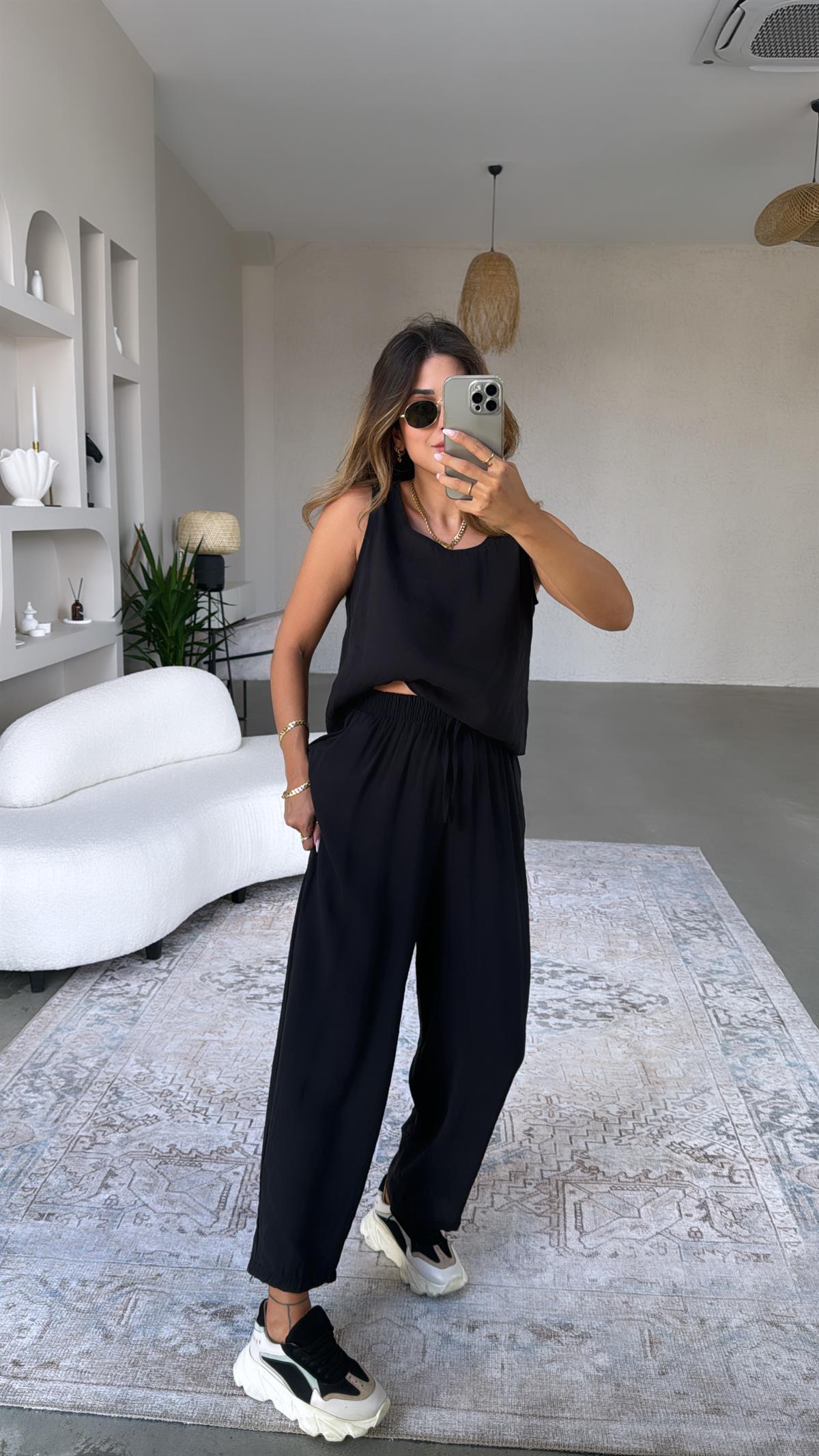 Siyah Dökümlü Tiril Kumaş Takım