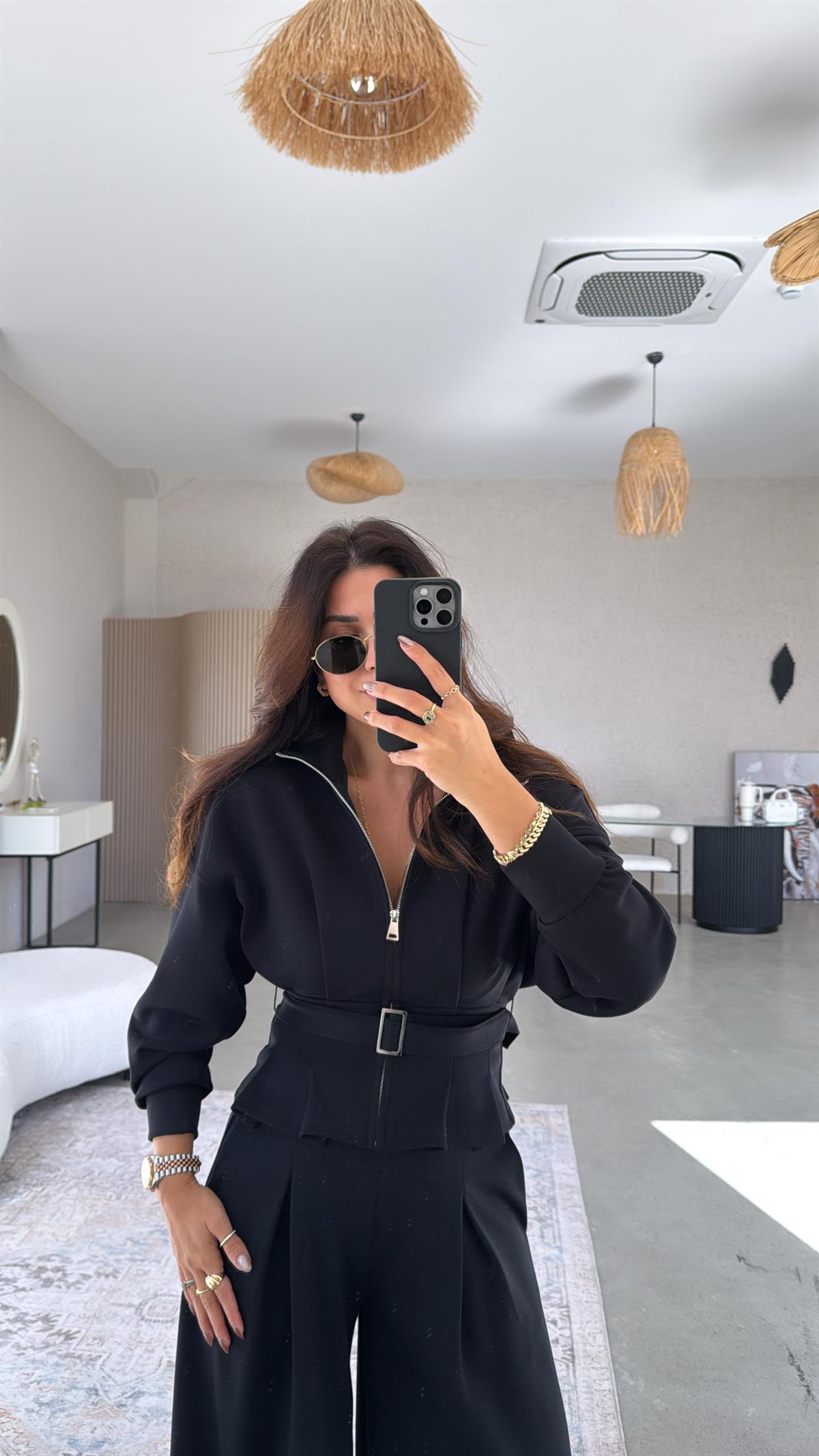 Siyah Tokalı Ceketli Pantolon Takım