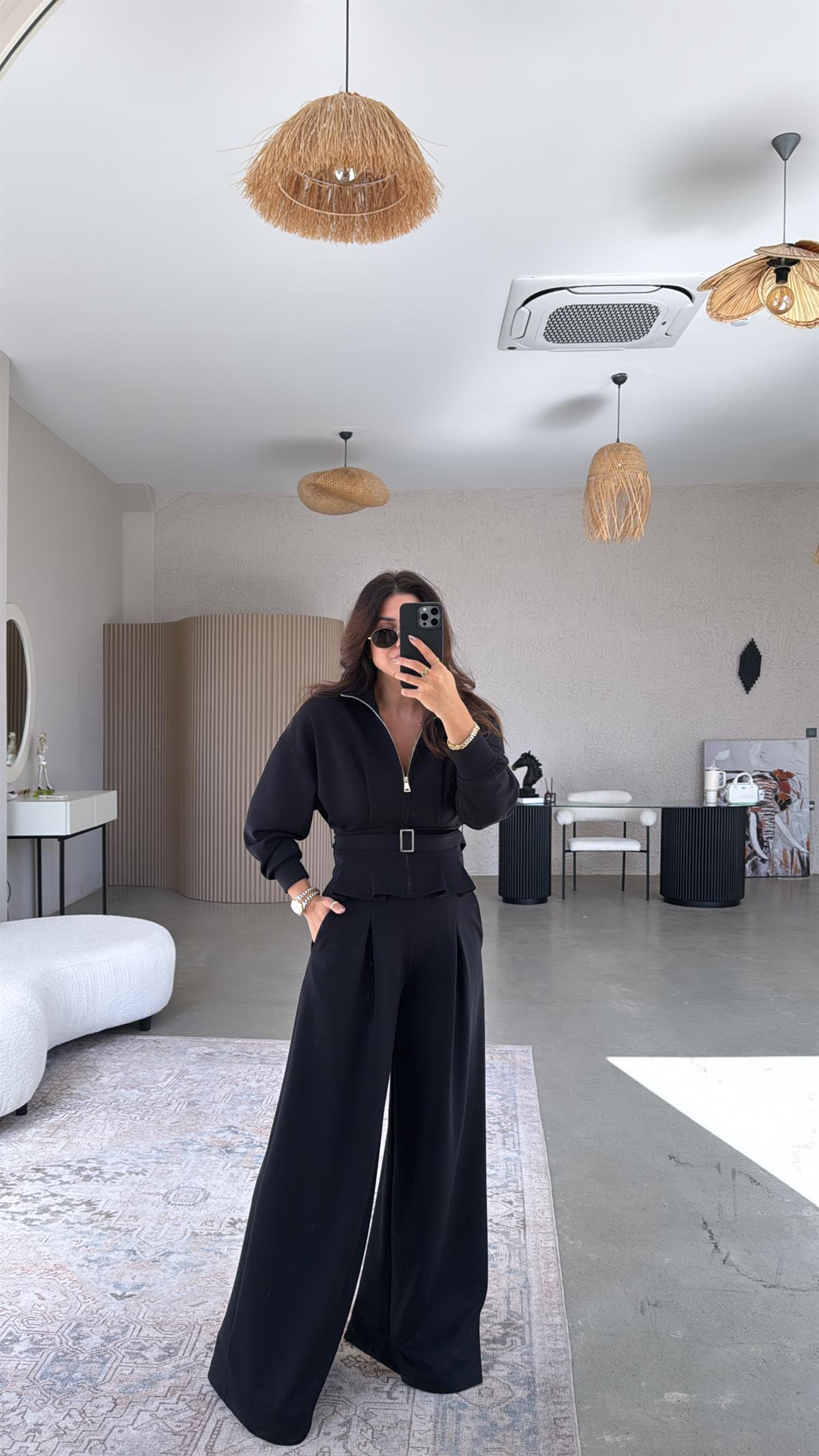 Siyah Tokalı Ceketli Pantolon Takım