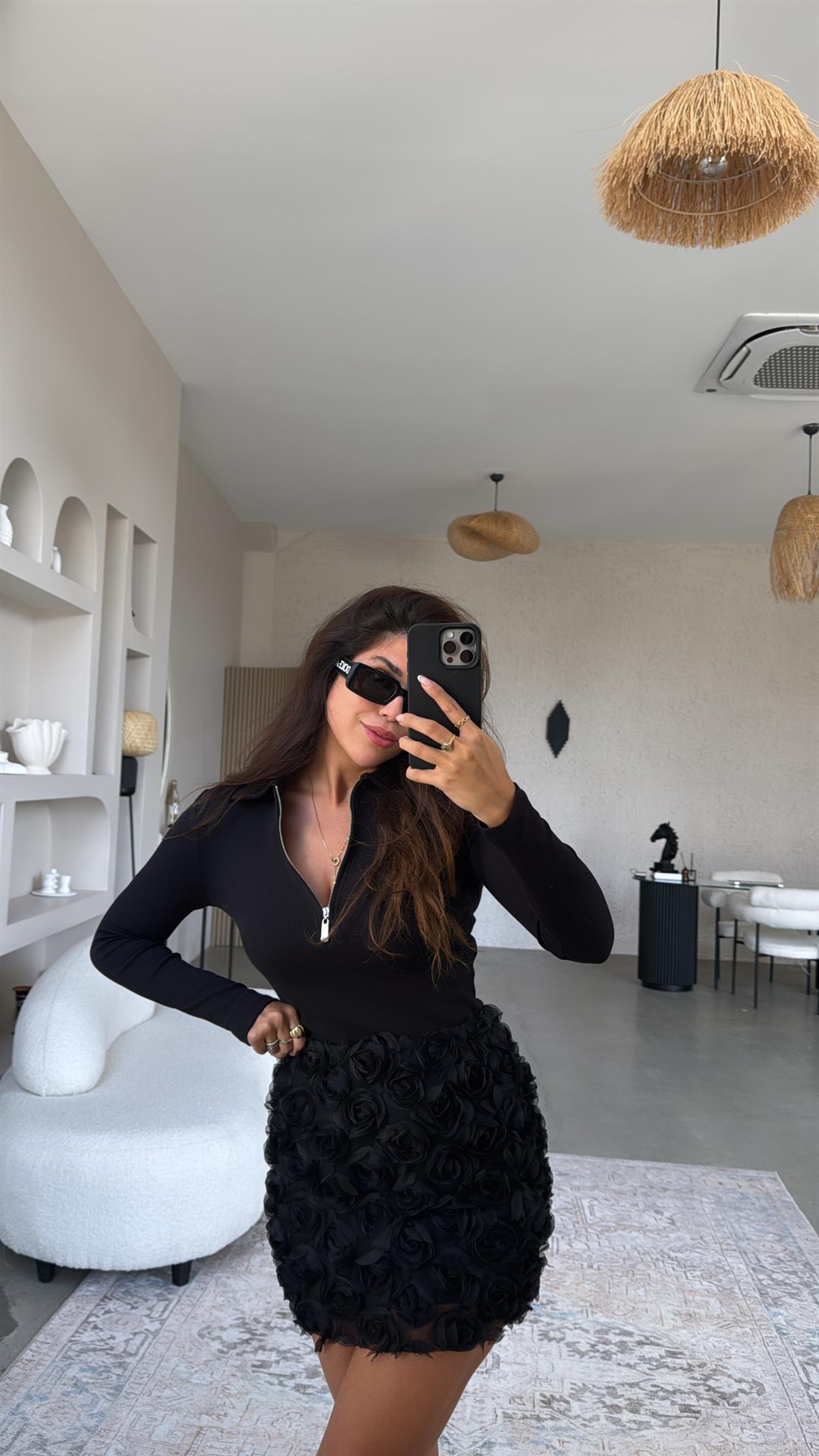 Siyah Tül Çiçek Motifli Bel Lastik Mini Etek