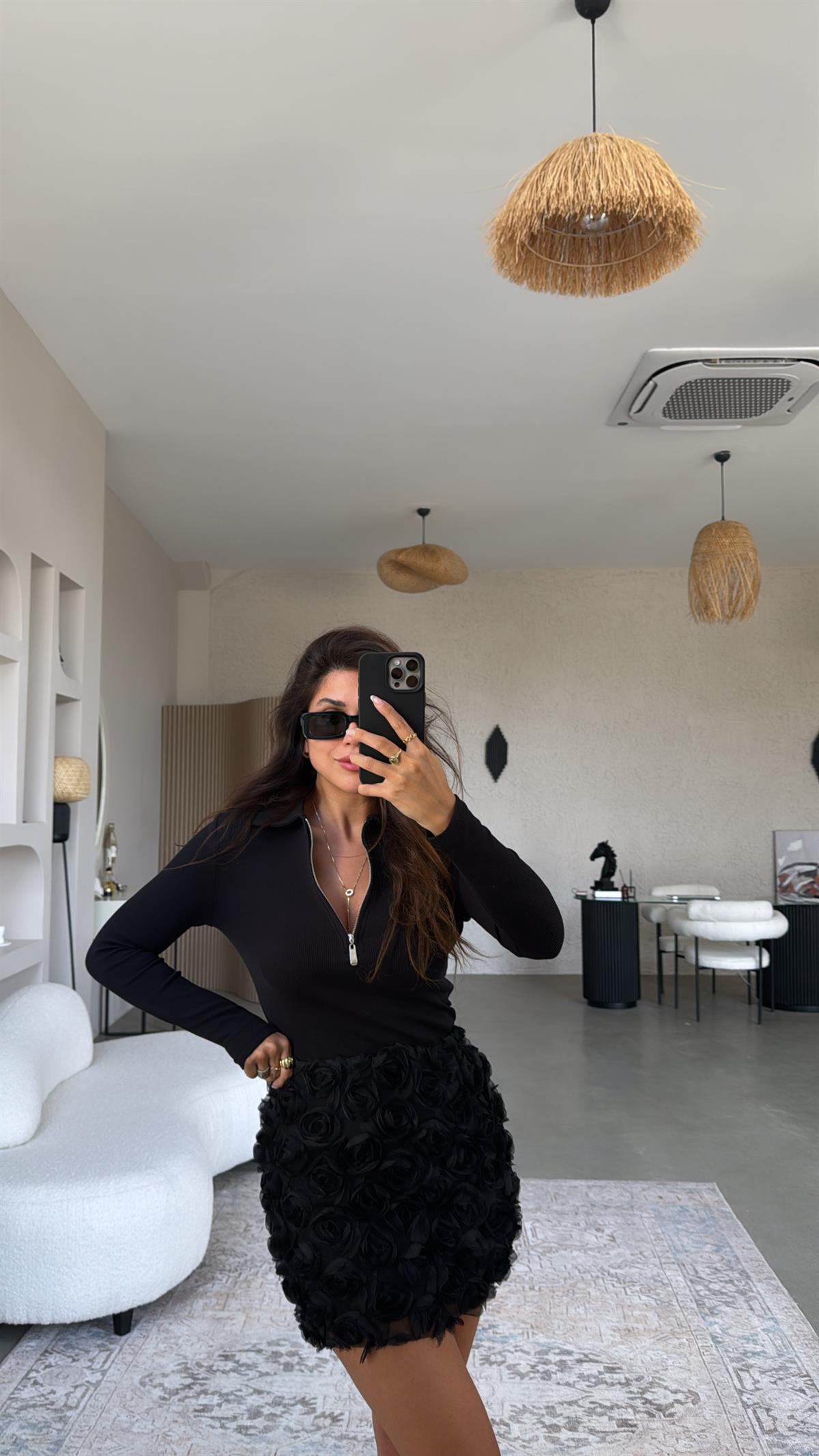 Siyah Tül Çiçek Motifli Bel Lastik Mini Etek