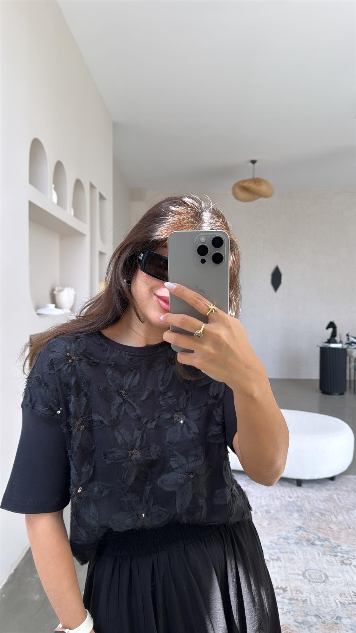 Siyah Tüllü Çiçek Kabartmalı Tshirt