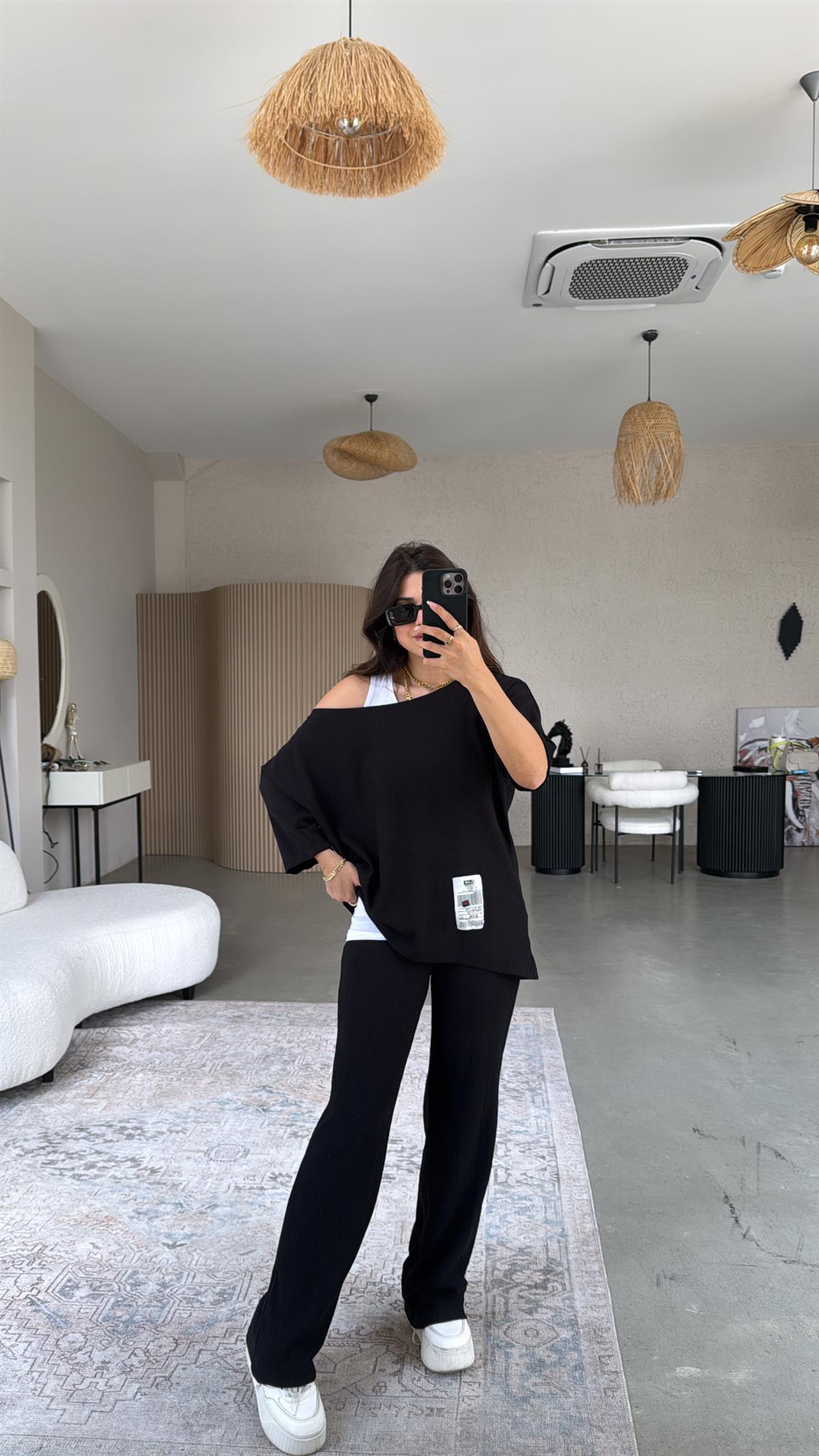 Siyah Üçlü Takım