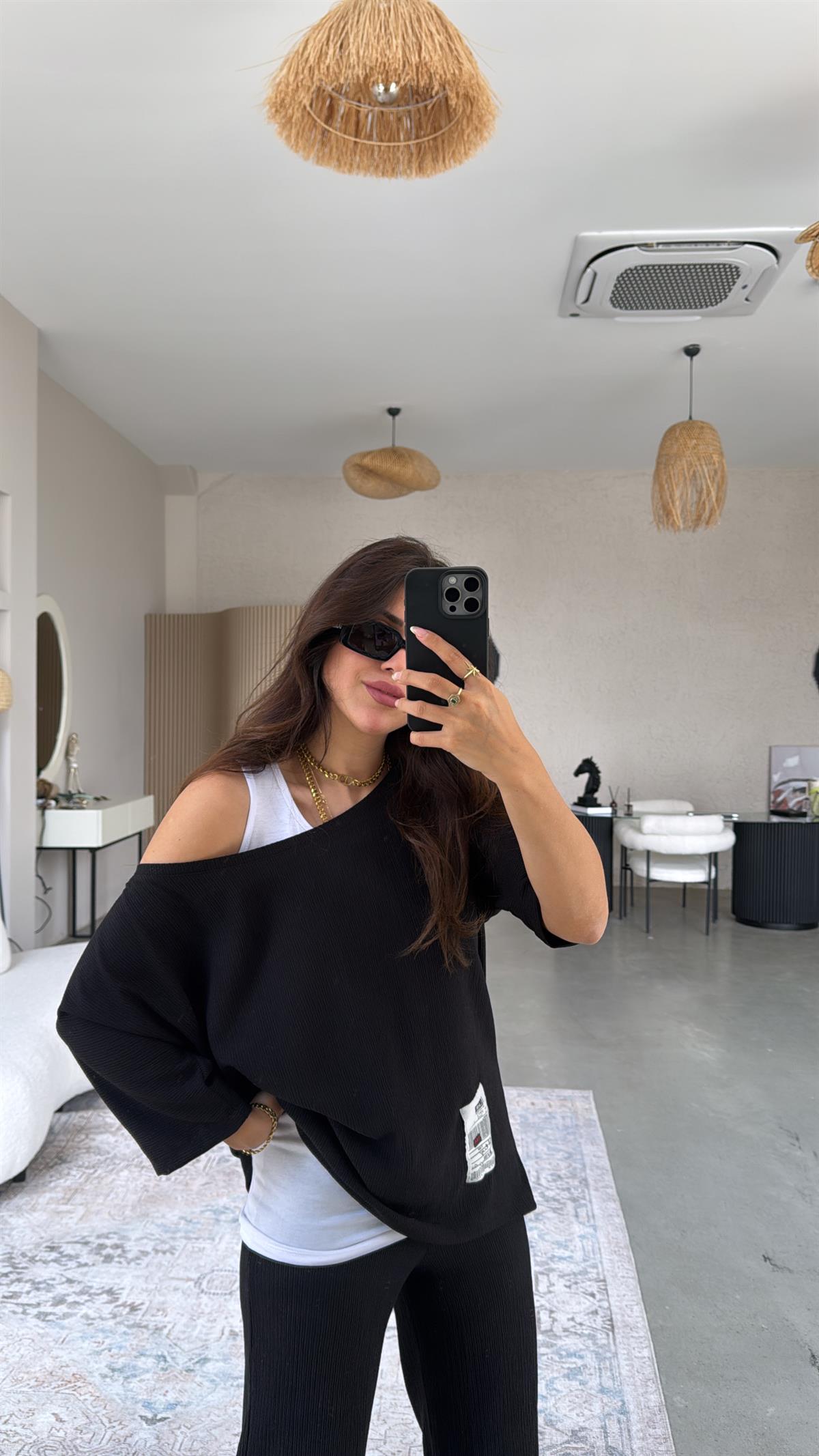 Siyah Üçlü Takım