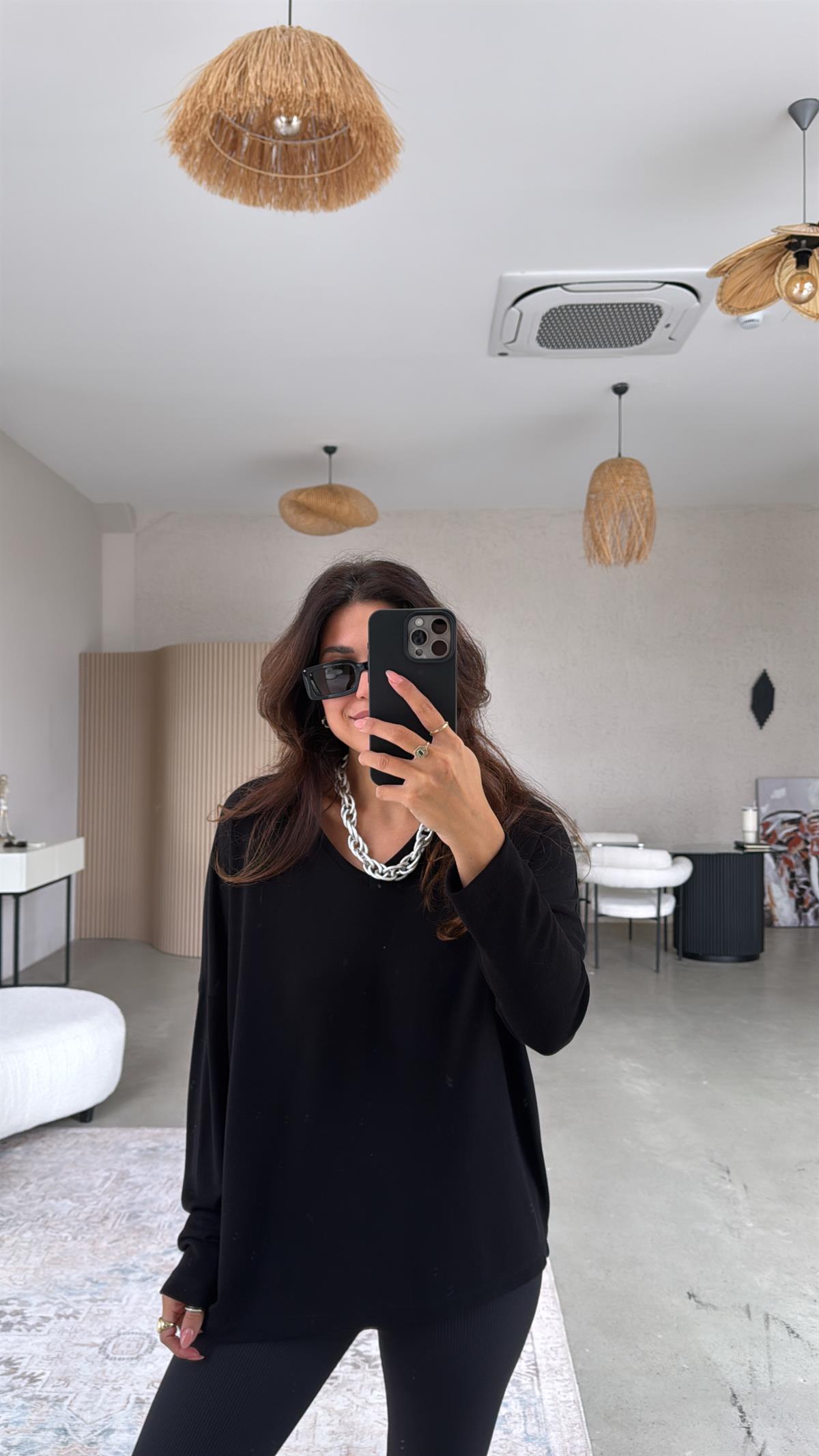 Siyah V Yaka Basic İnce Triko Bluz