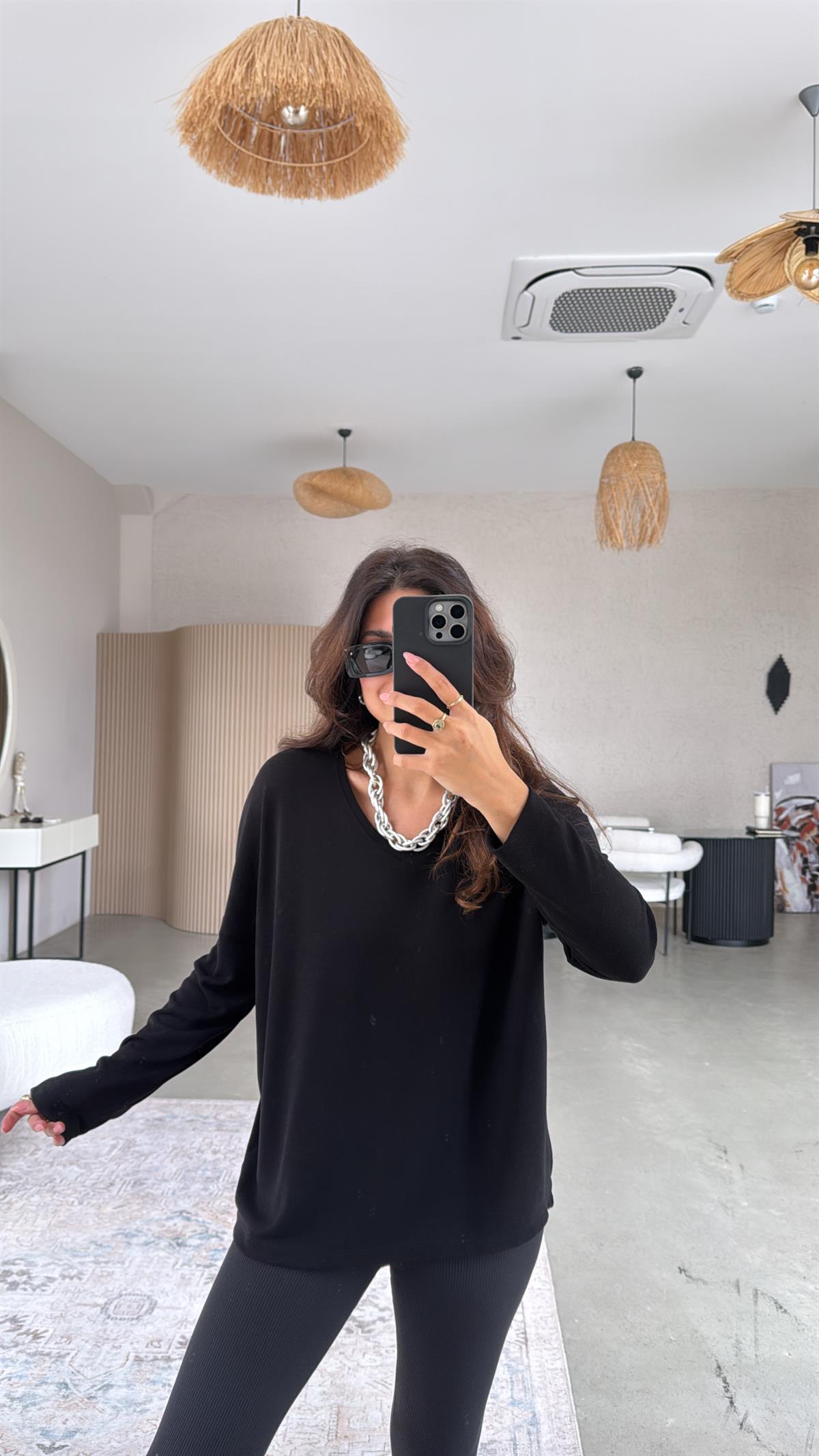 Siyah V Yaka Basic İnce Triko Bluz