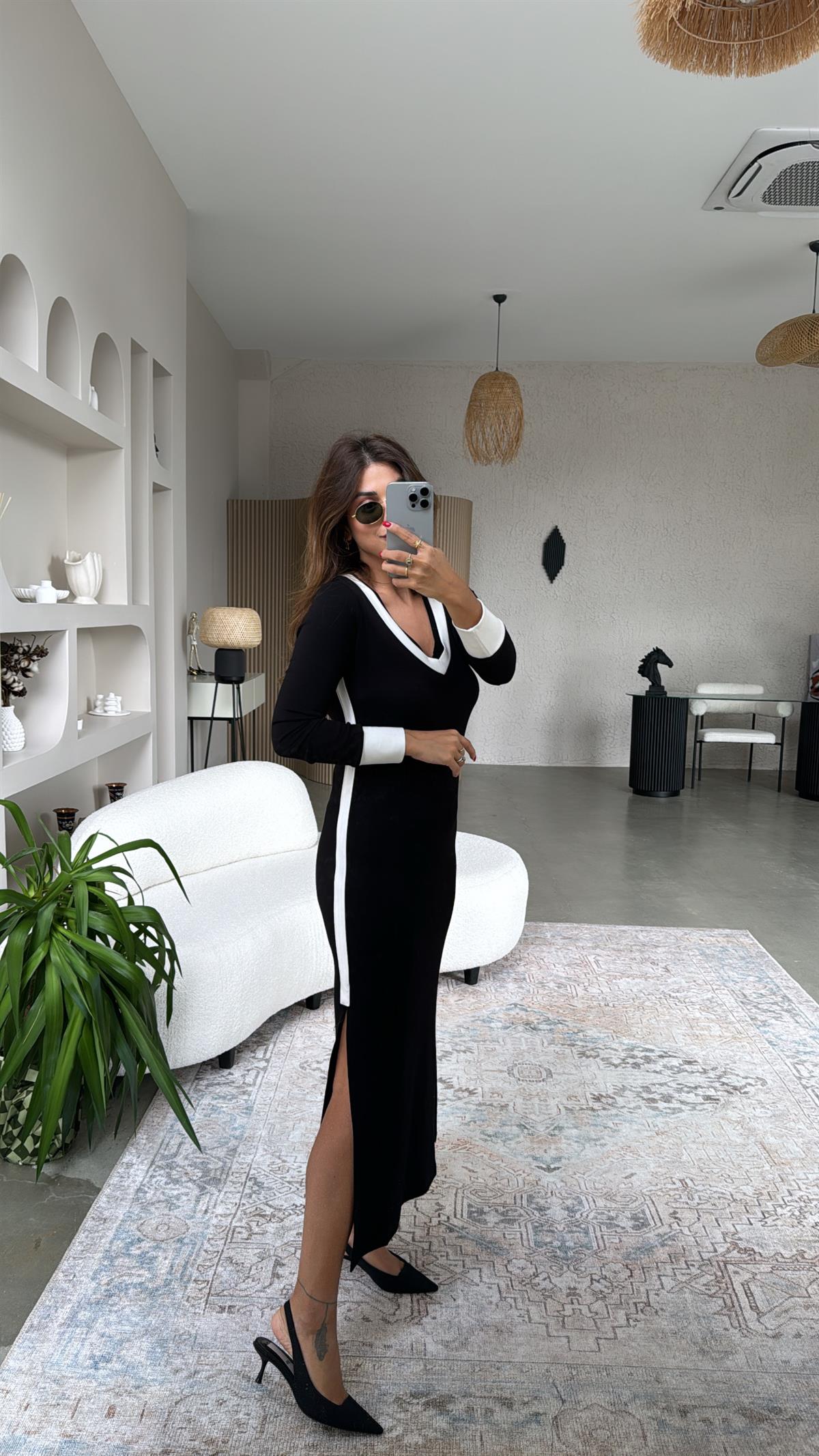 Siyah V Yaka Biyeli Elbise