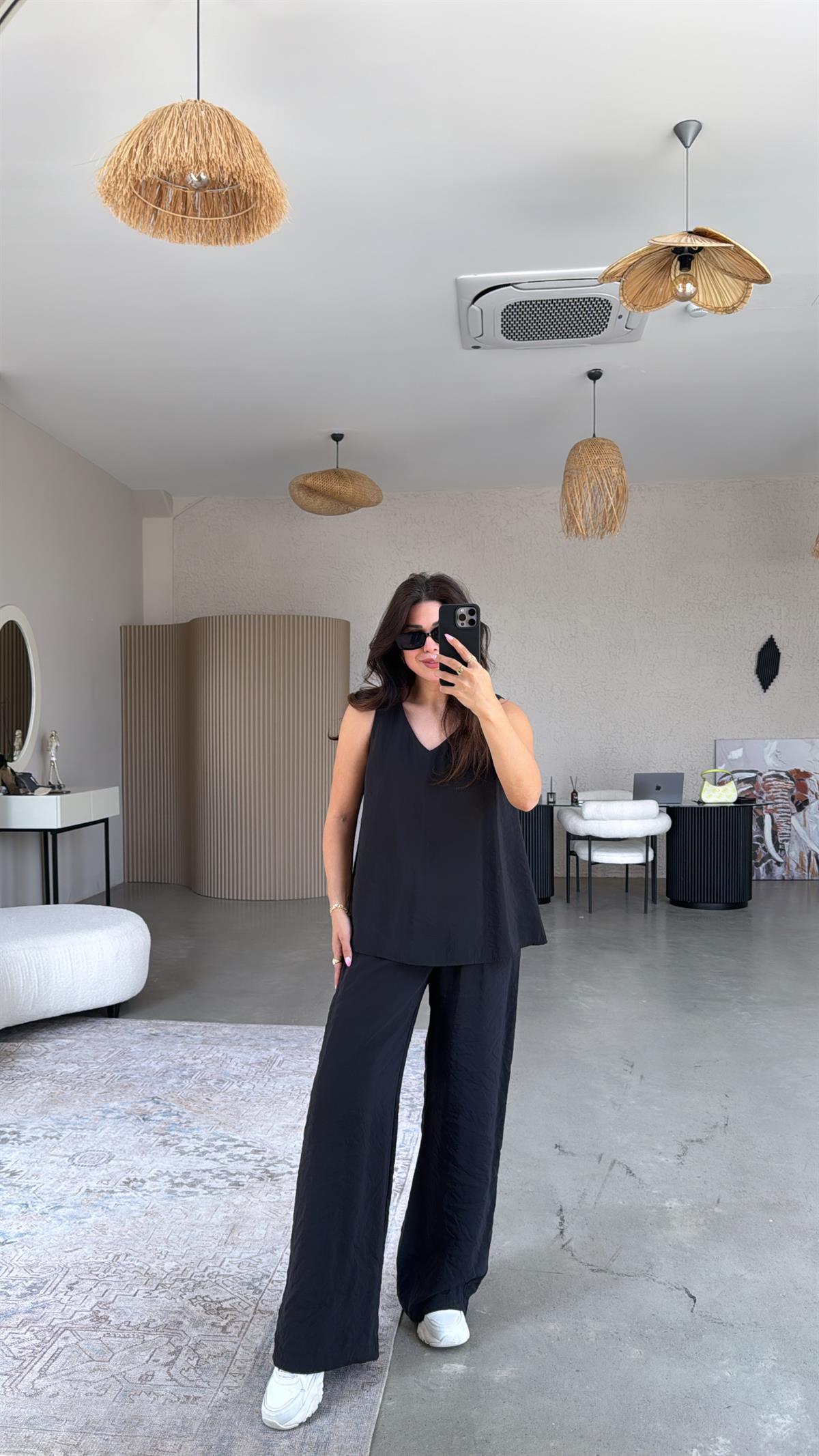 Siyah V Yaka Bol Paça Takım