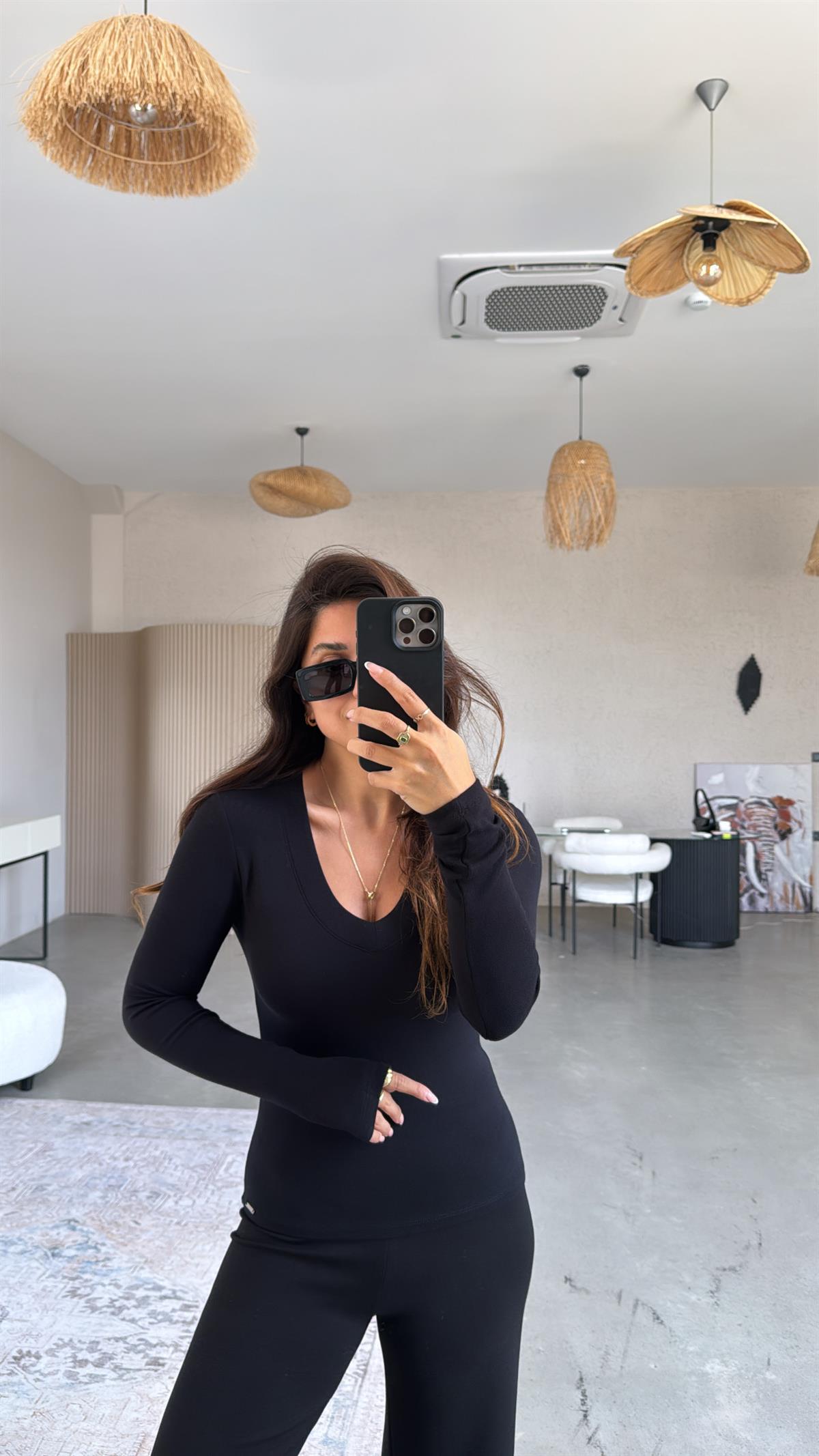 Siyah V Yaka İthal Kumaş Body