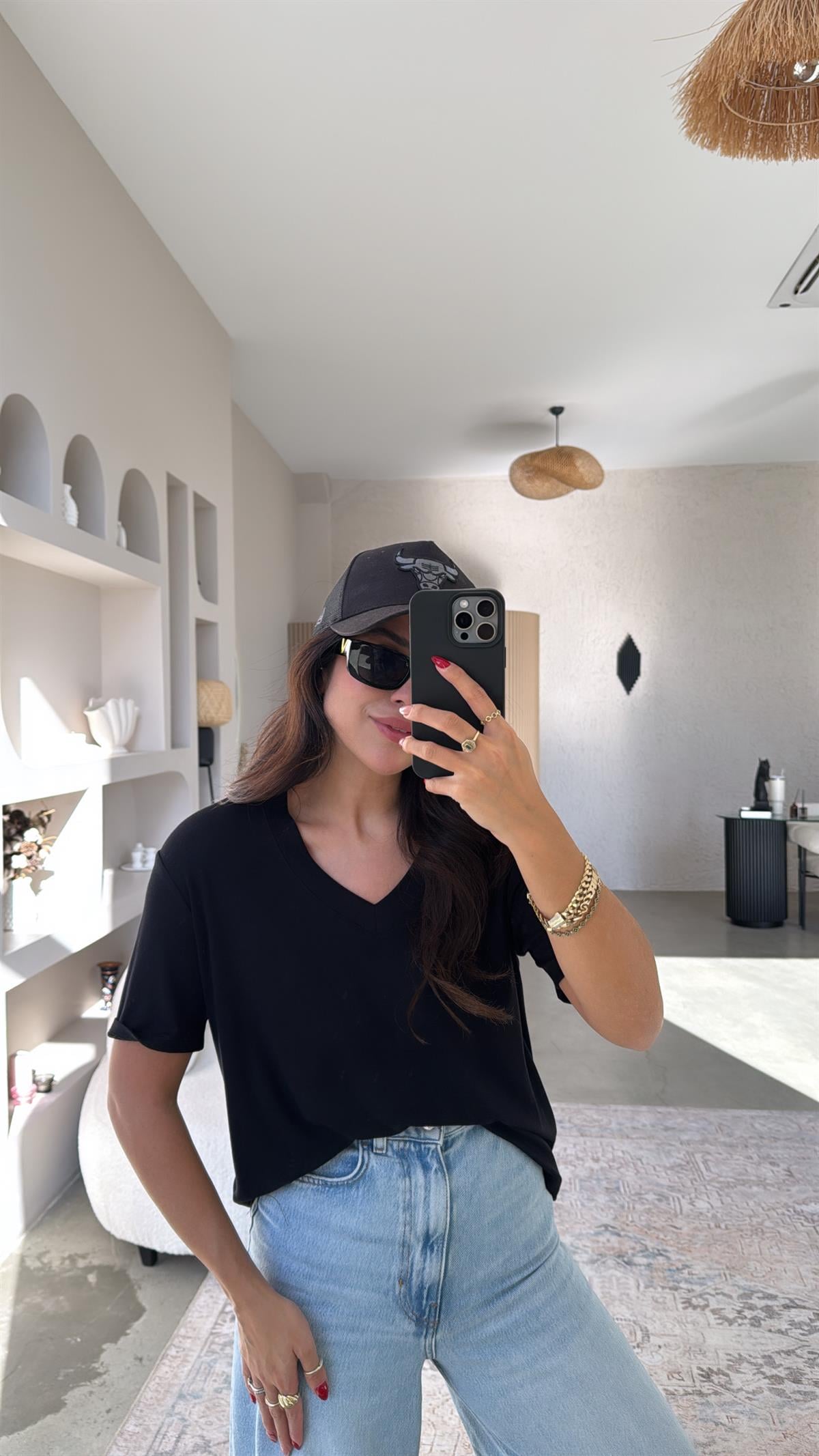 Siyah V Yaka İthal Kumaş Kısa Kol Basic Tshirt