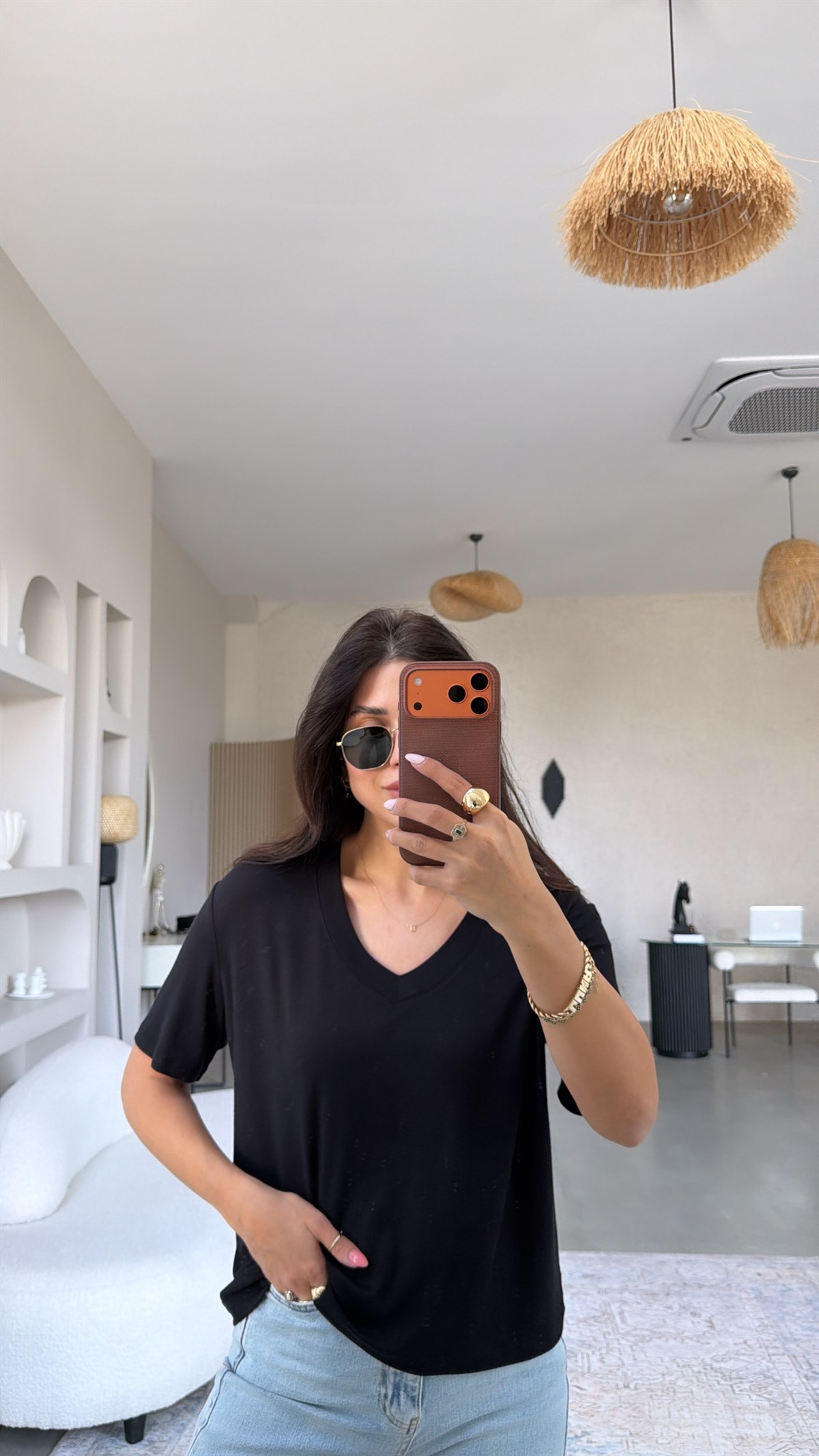 Siyah V Yaka Kısa Kollu İthal Kumaş Tshirt