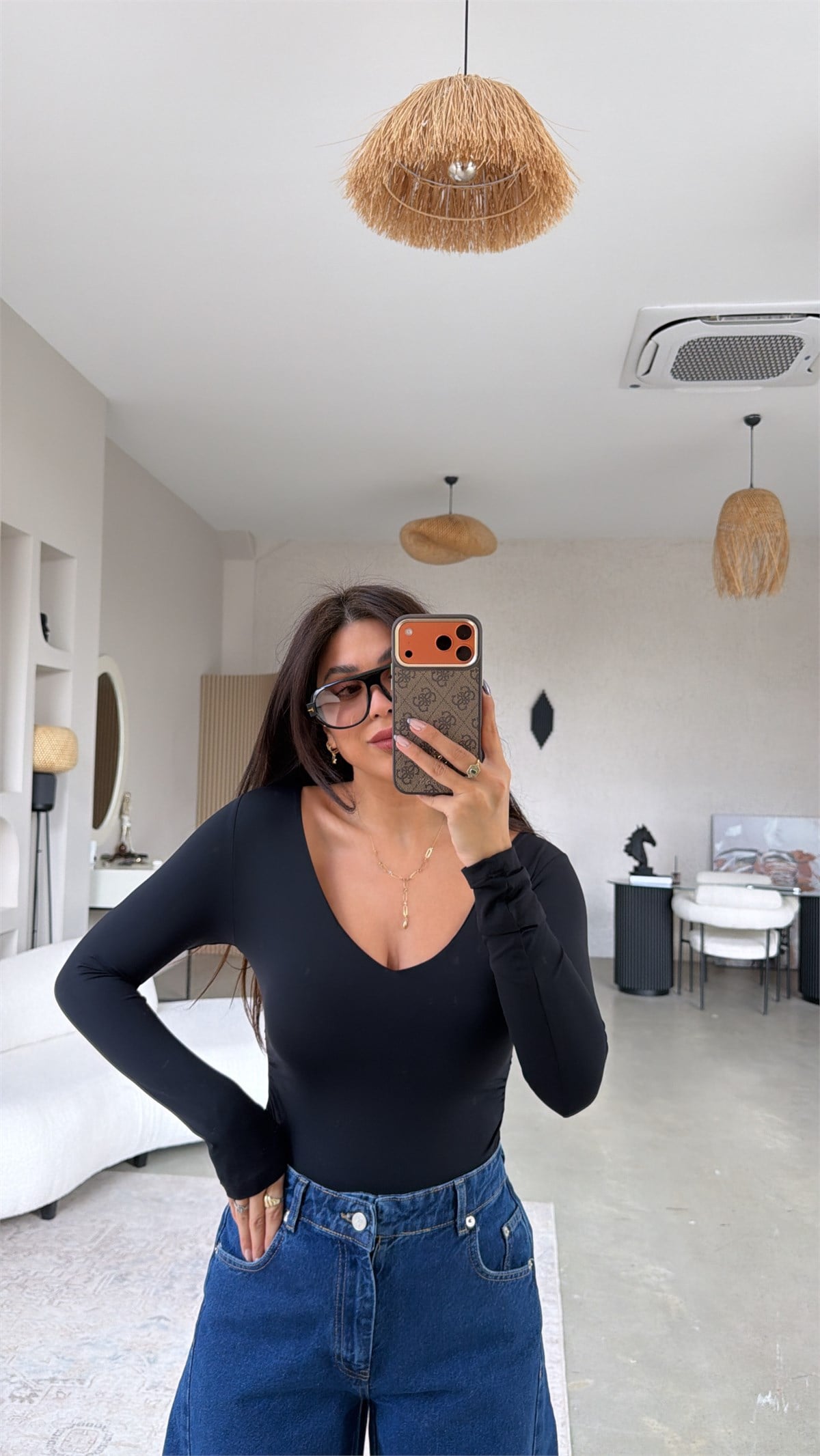 Siyah V Yaka Polyamid Bodysuit