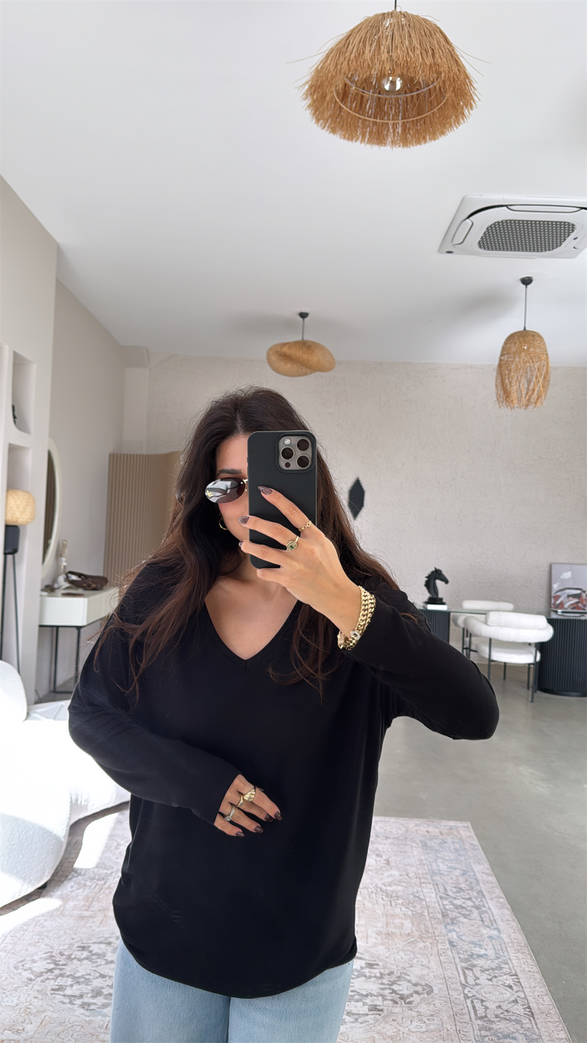 Siyah V Yaka Uzun Kollu İthal Kumaşlı Bluz