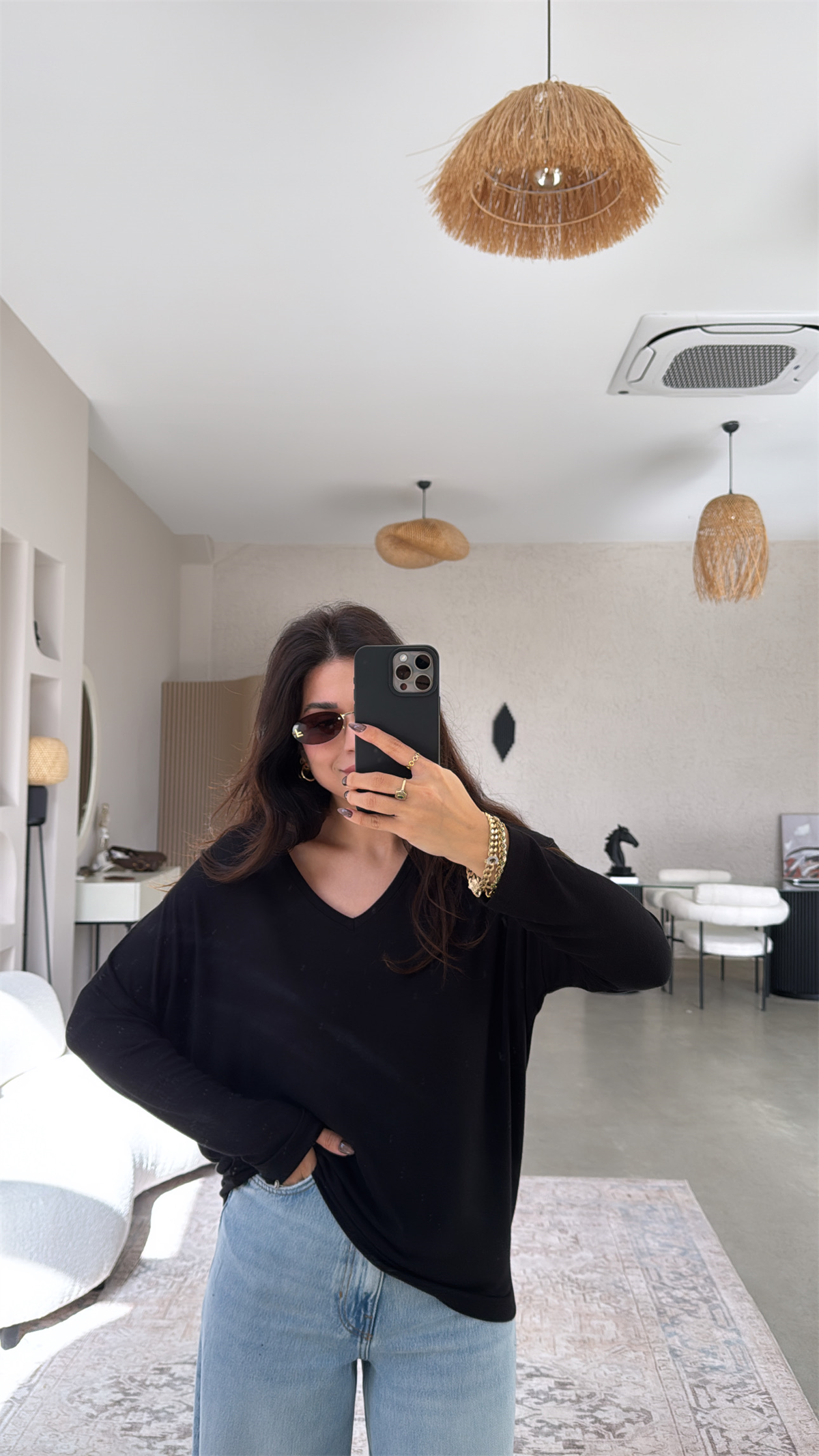 Siyah V Yaka Uzun Kollu İthal Kumaşlı Bluz