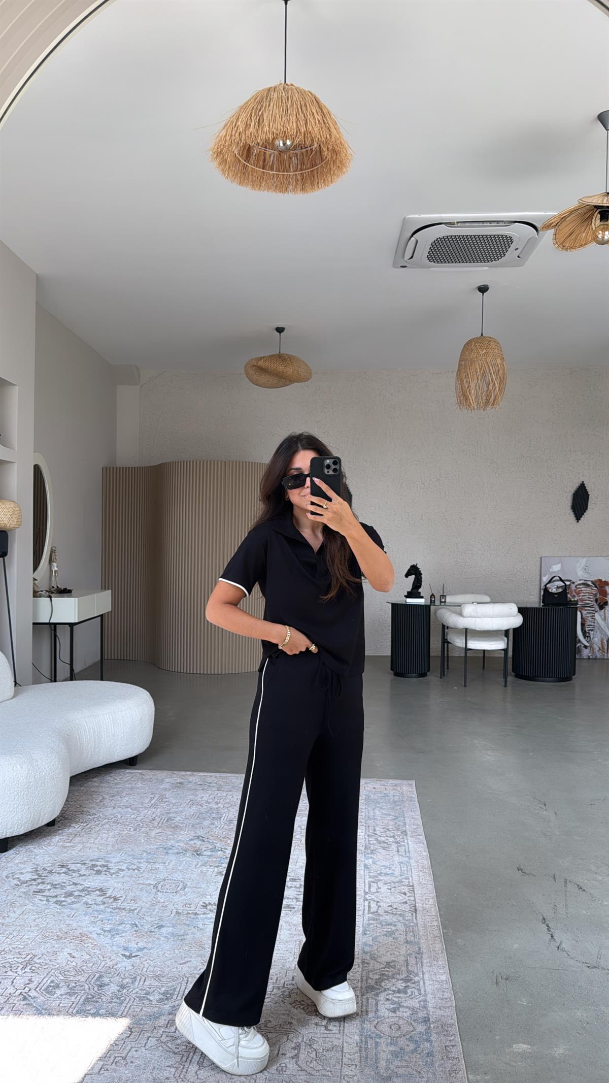 Siyah Yakalı Biyeli Modal Takım