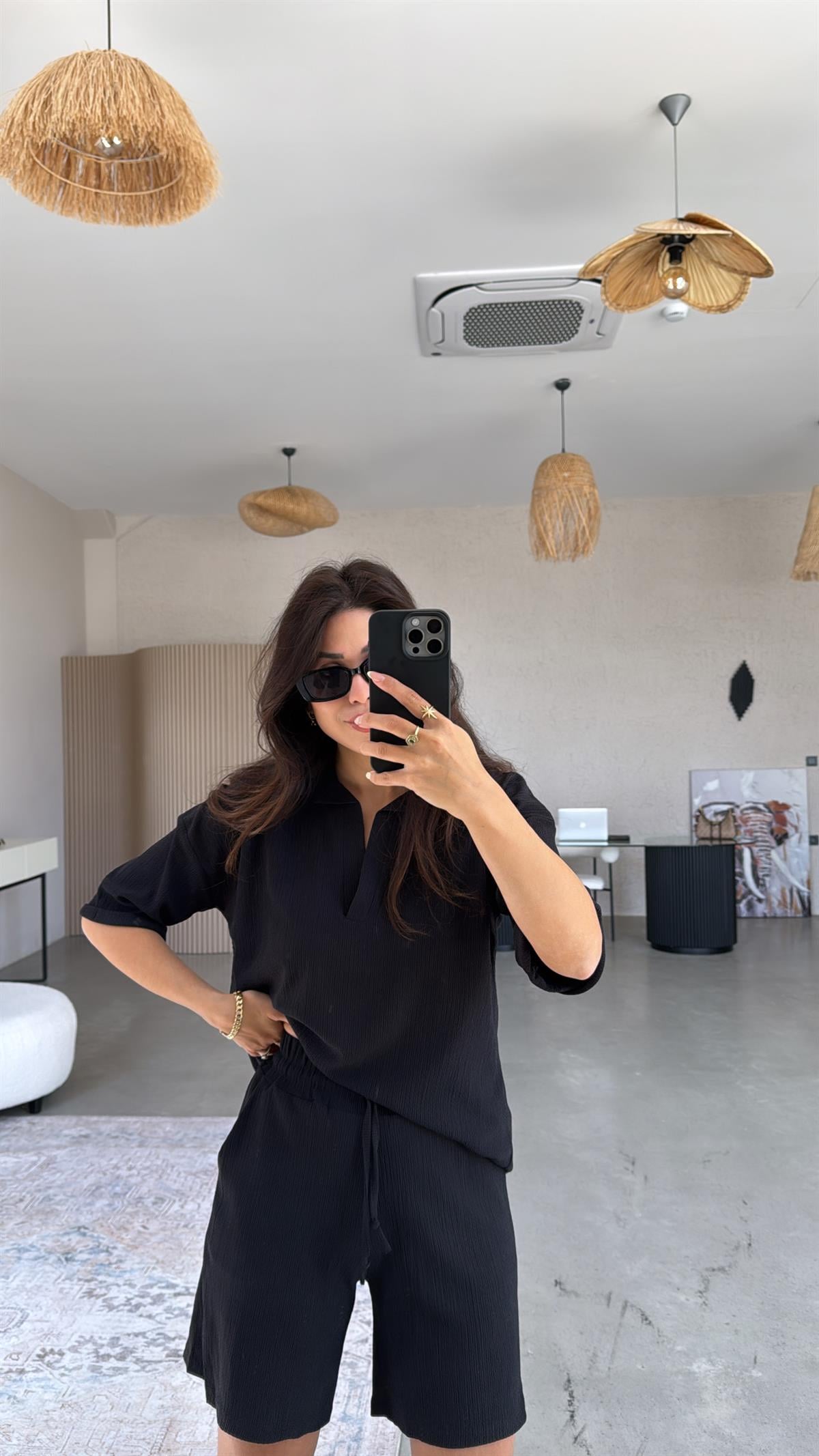 Siyah Yakalı Bürümcük Şort Bluz Takım