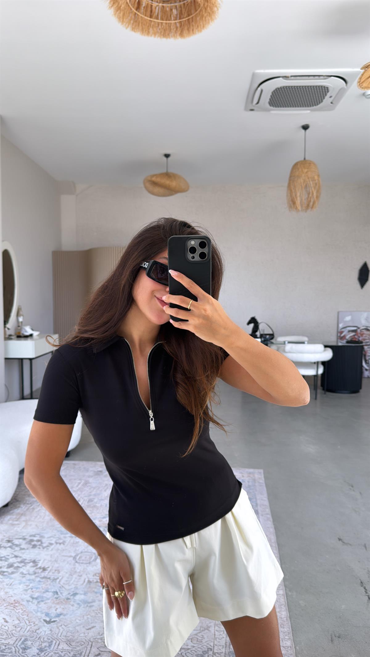 Siyah Yakalı Fermuarlı Basic Bluz