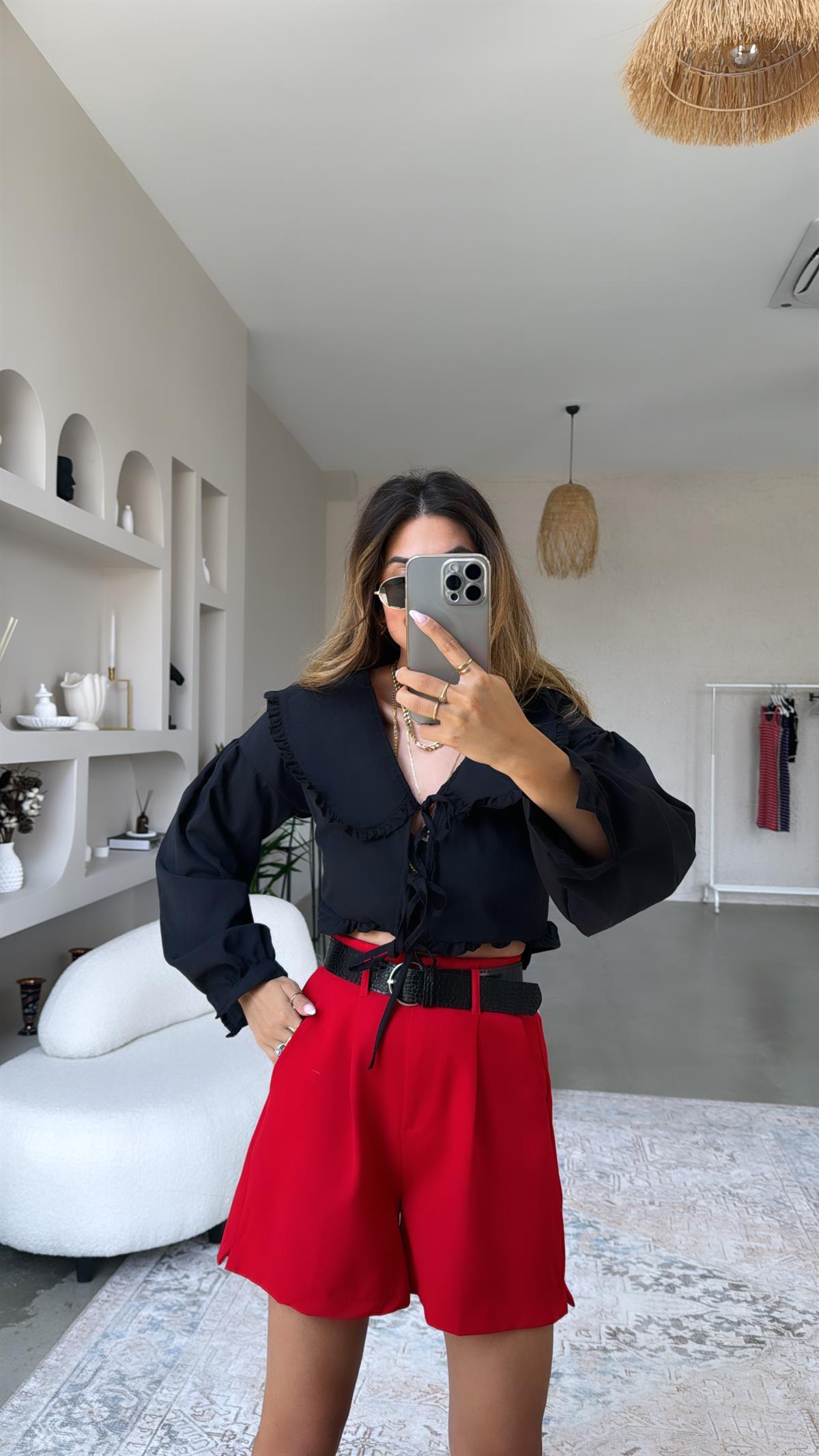 Siyah Yakalı Romantik Poplin Bluz