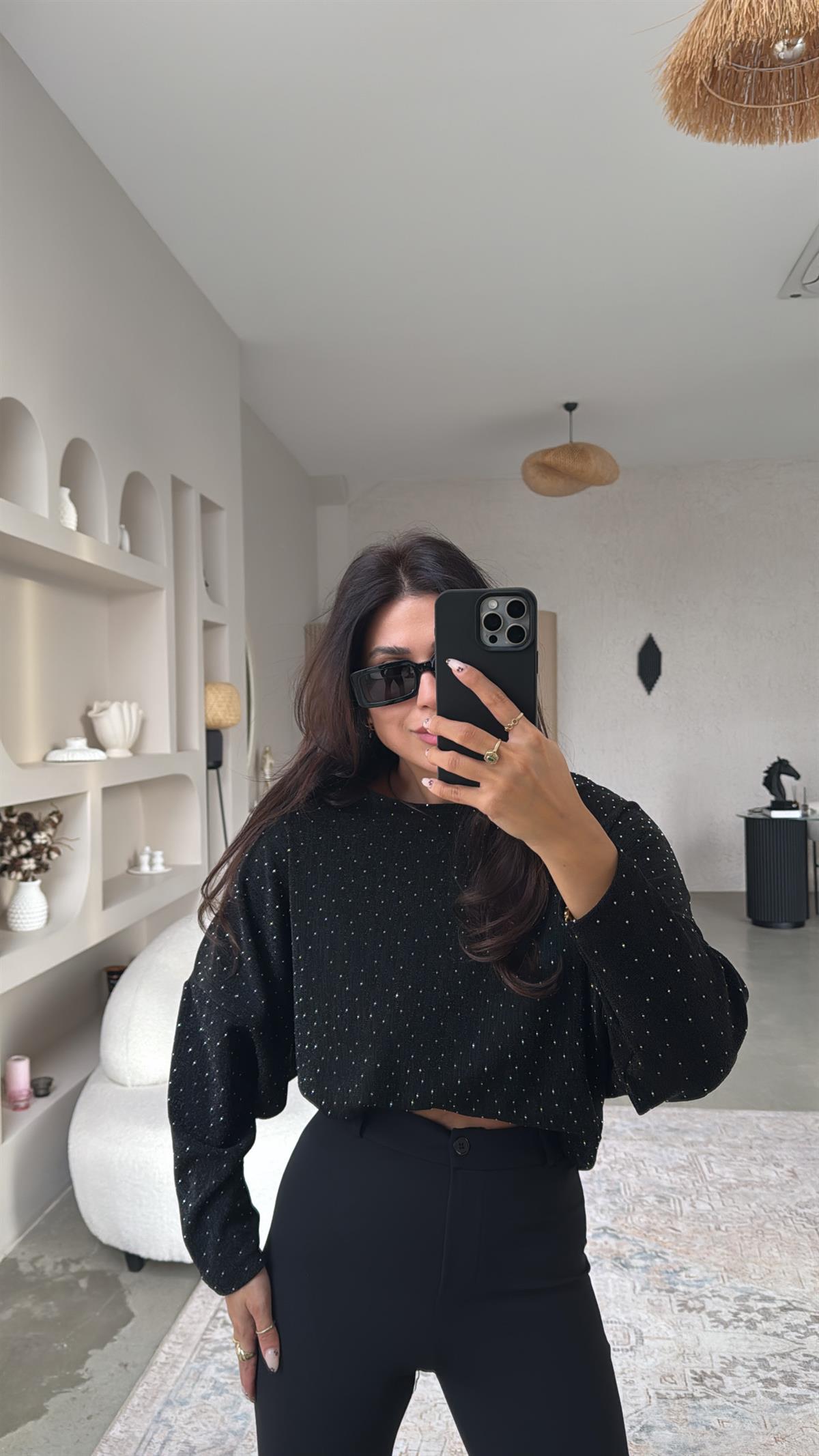 Siyah Yarasa Kol Taşlı Bluz