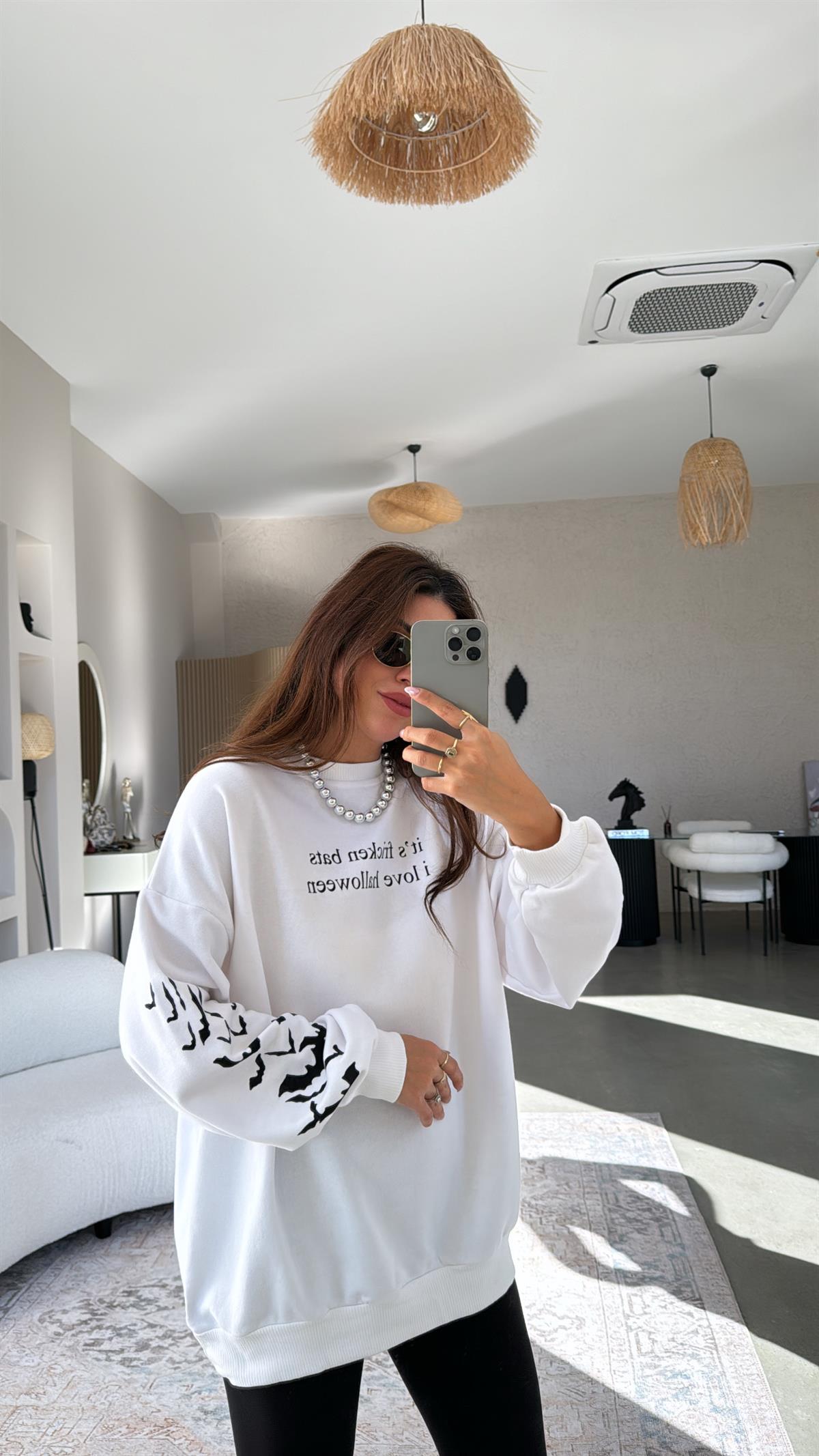 Siyah Yazılı Beyaz İki İplik Sweatshirt