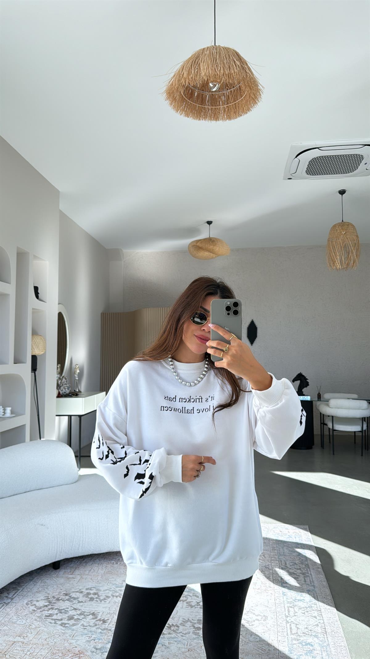 Siyah Yazılı Beyaz İki İplik Sweatshirt