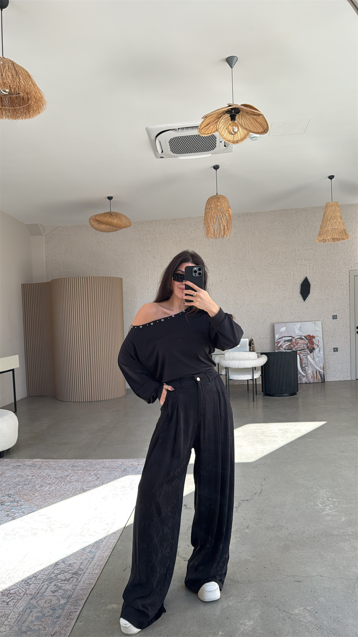 Siyah Yılan Deri Görünümlü Dökümlü Premium Kumaş Pantolon