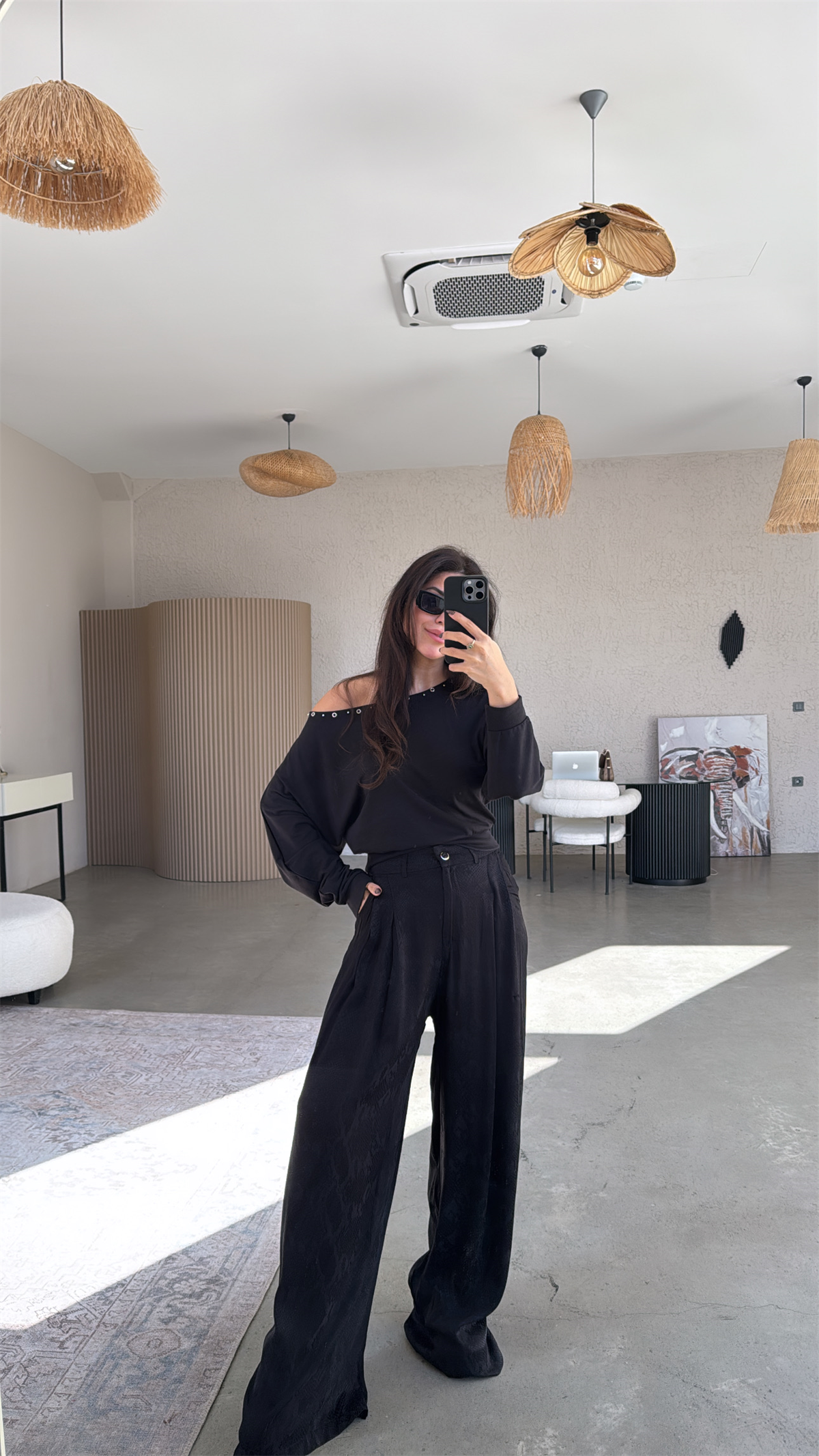 Siyah Yılan Deri Görünümlü Dökümlü Premium Kumaş Pantolon