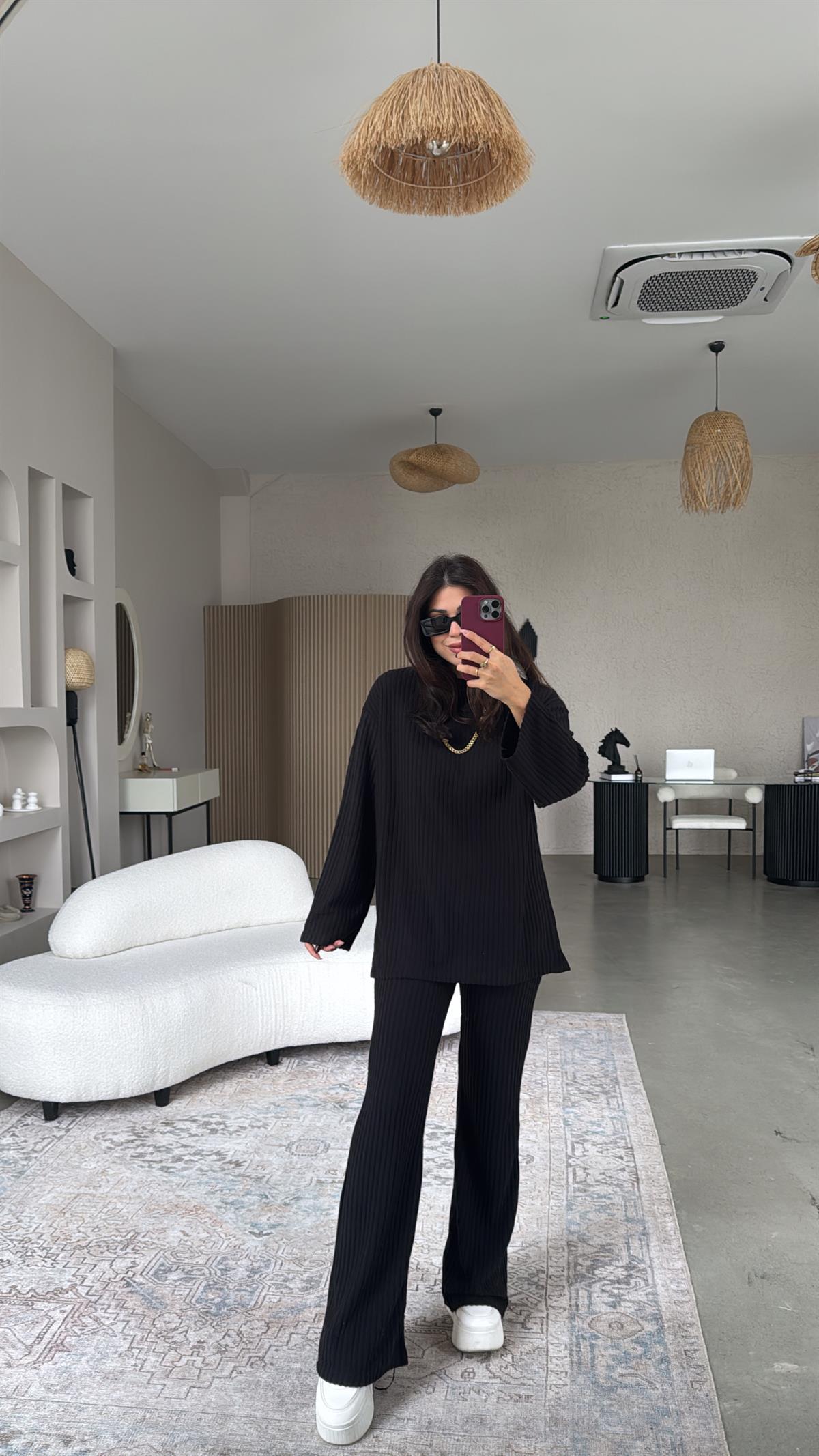 Siyah Yumoş Triko Takım