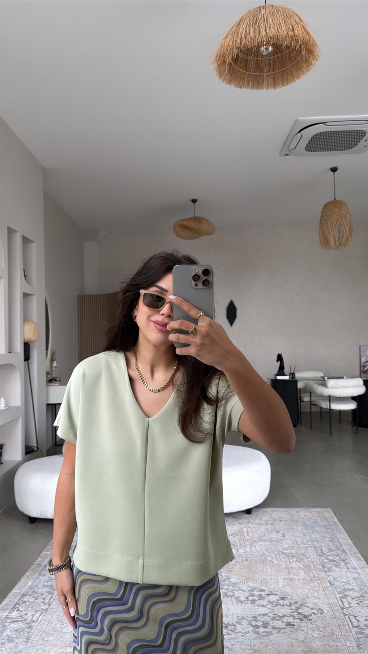 Su Yeşili V Yaka Orijinal Modal Bluz