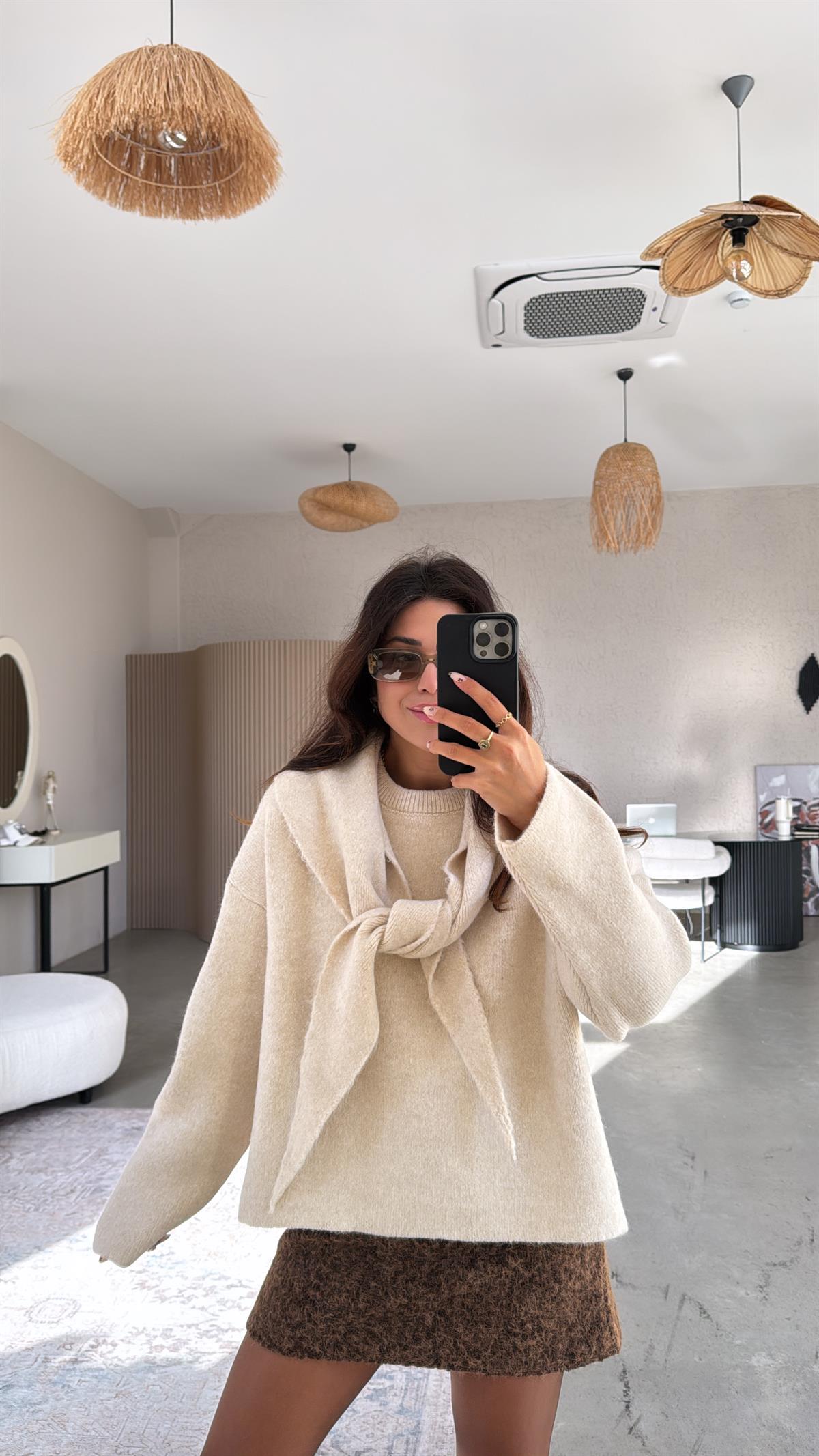 Taş Rengi Şal Detaylı Yumuşak Kazak