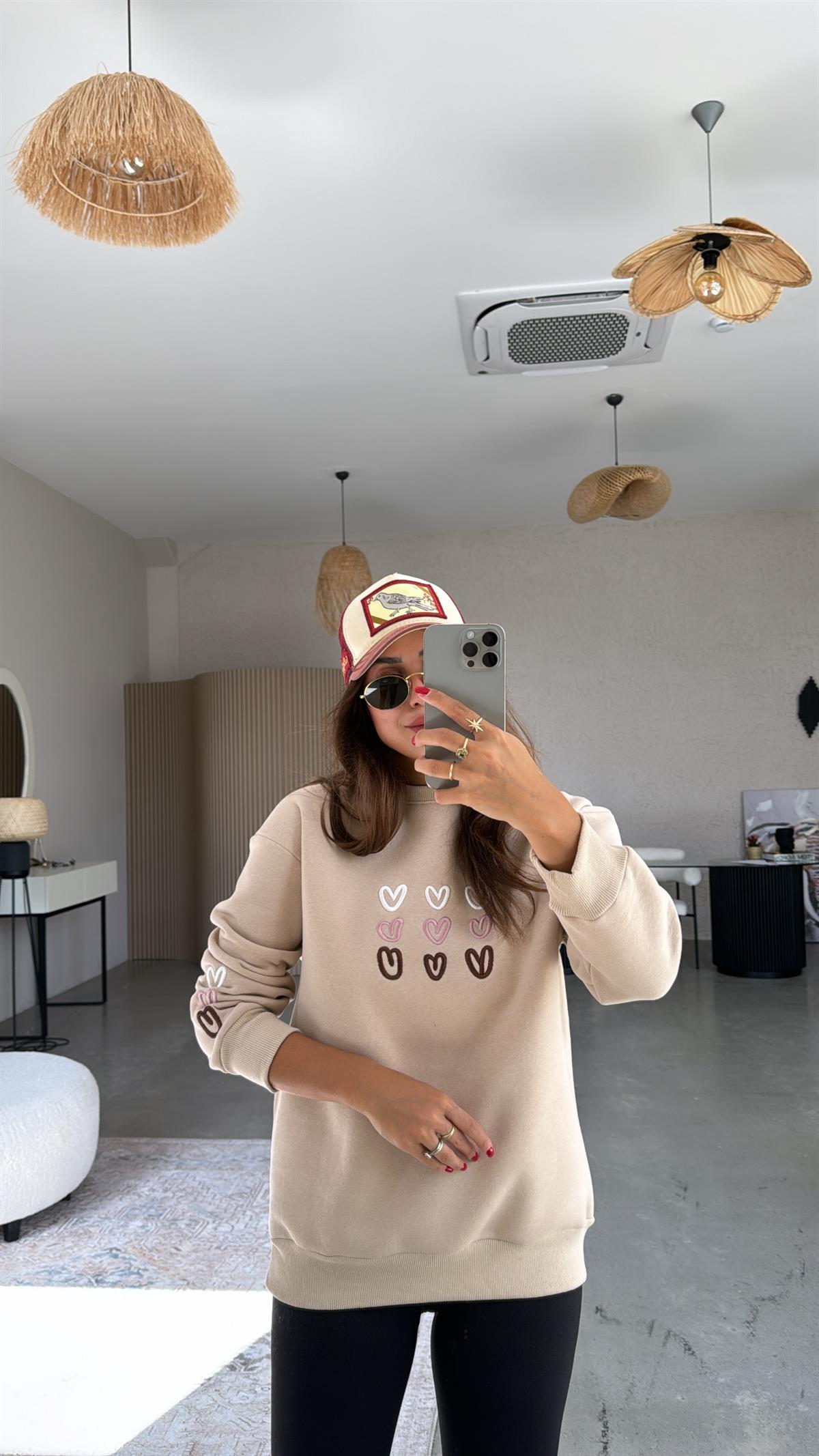 Vizon Kalp Nakışlı Şardonlu Sweatshirt