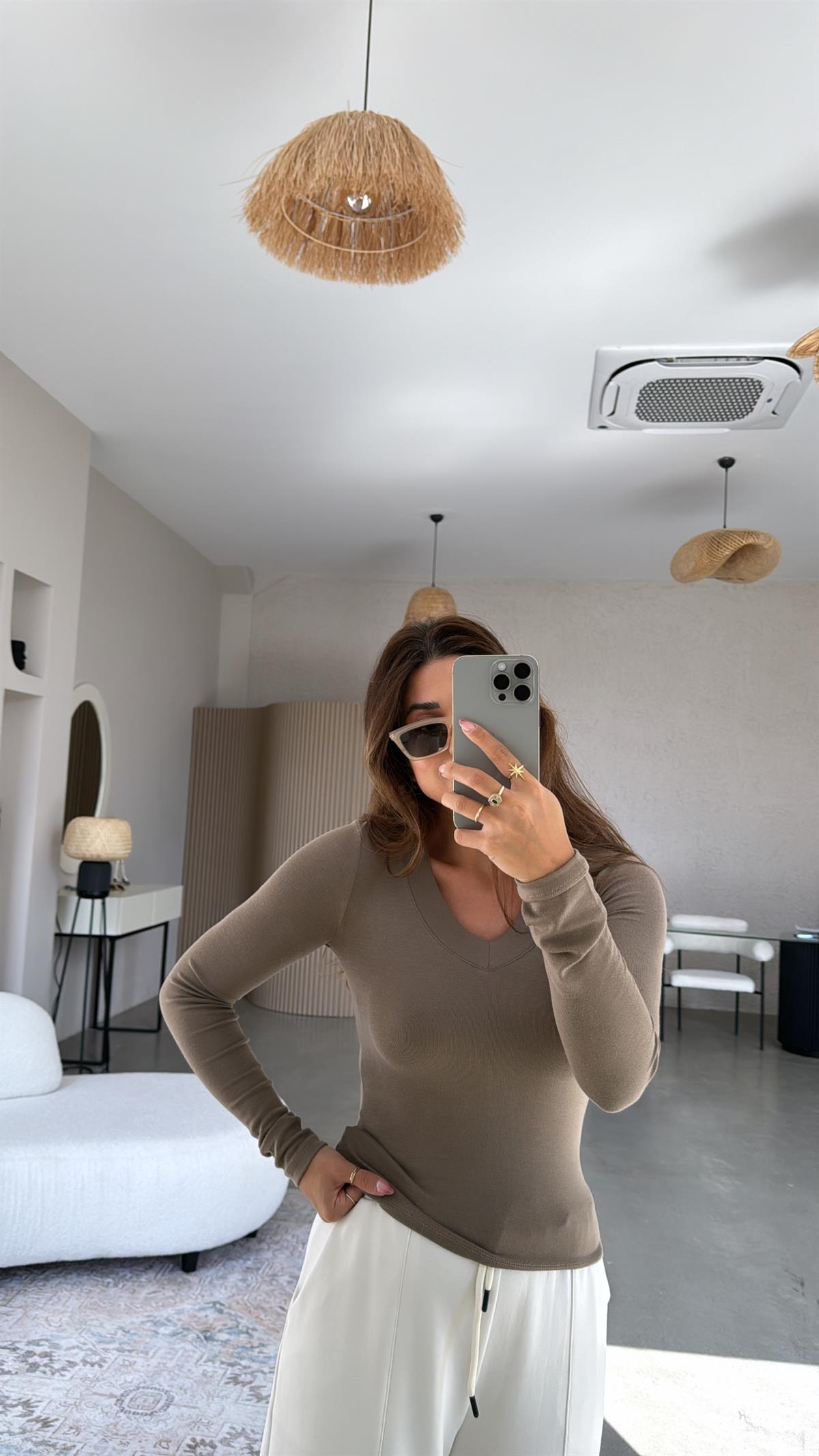 Vizon V Yaka İthal Kumaş Body