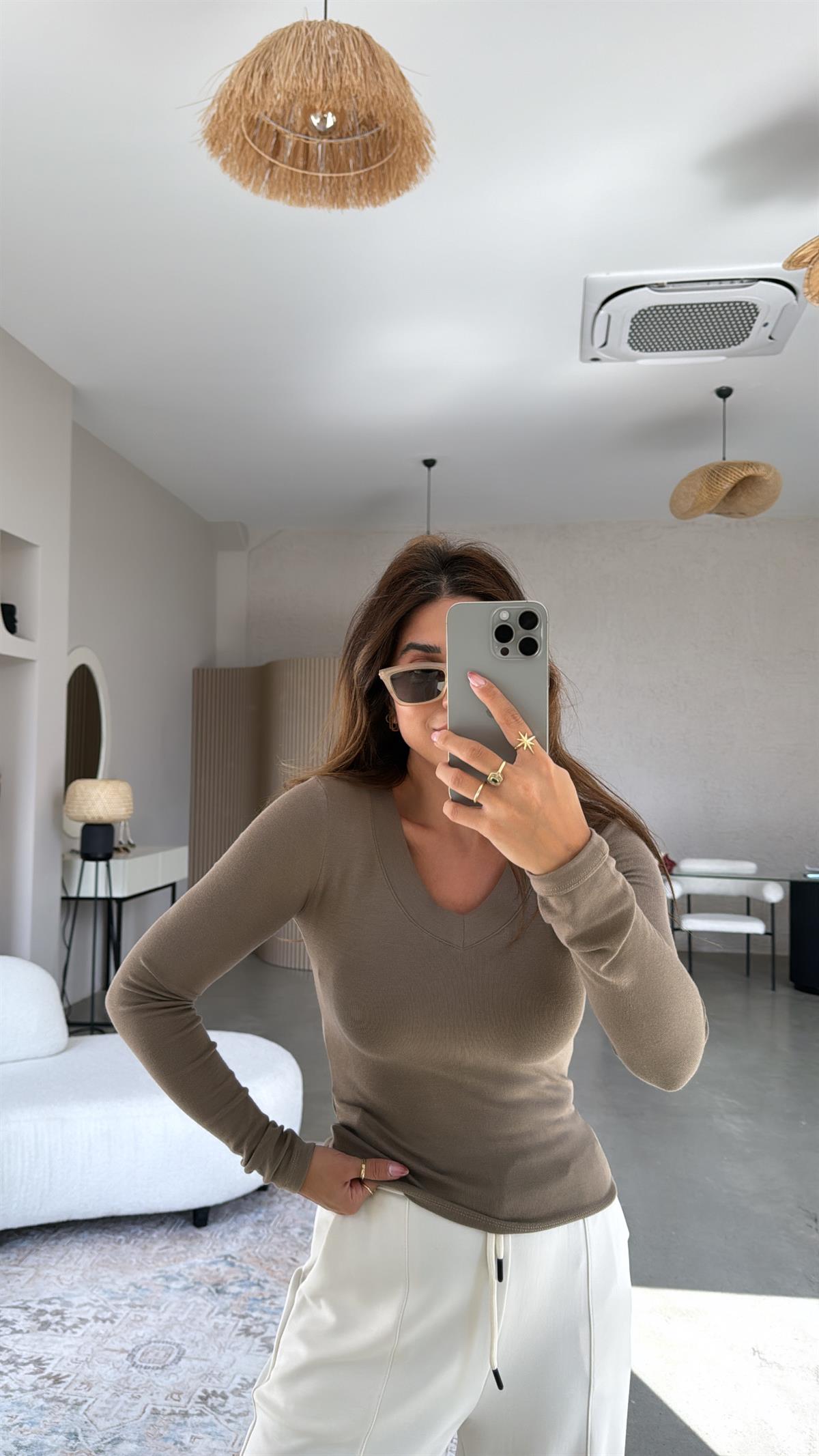 Vizon V Yaka İthal Kumaş Body