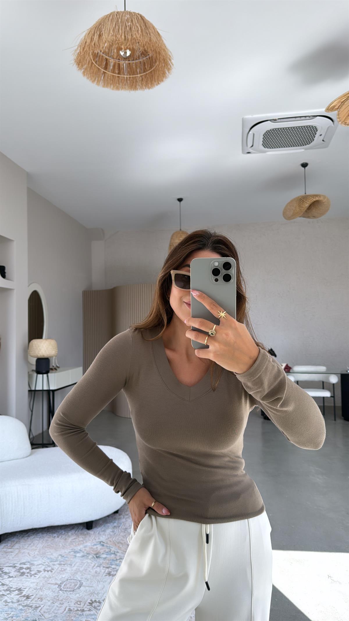 Vizon V Yaka İthal Kumaş Body