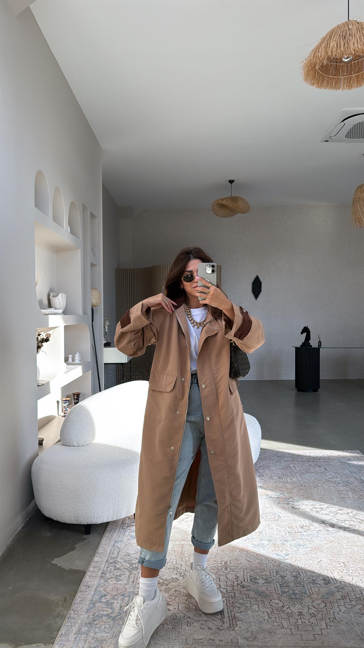 Yakası Kadife Detaylı Trençkot