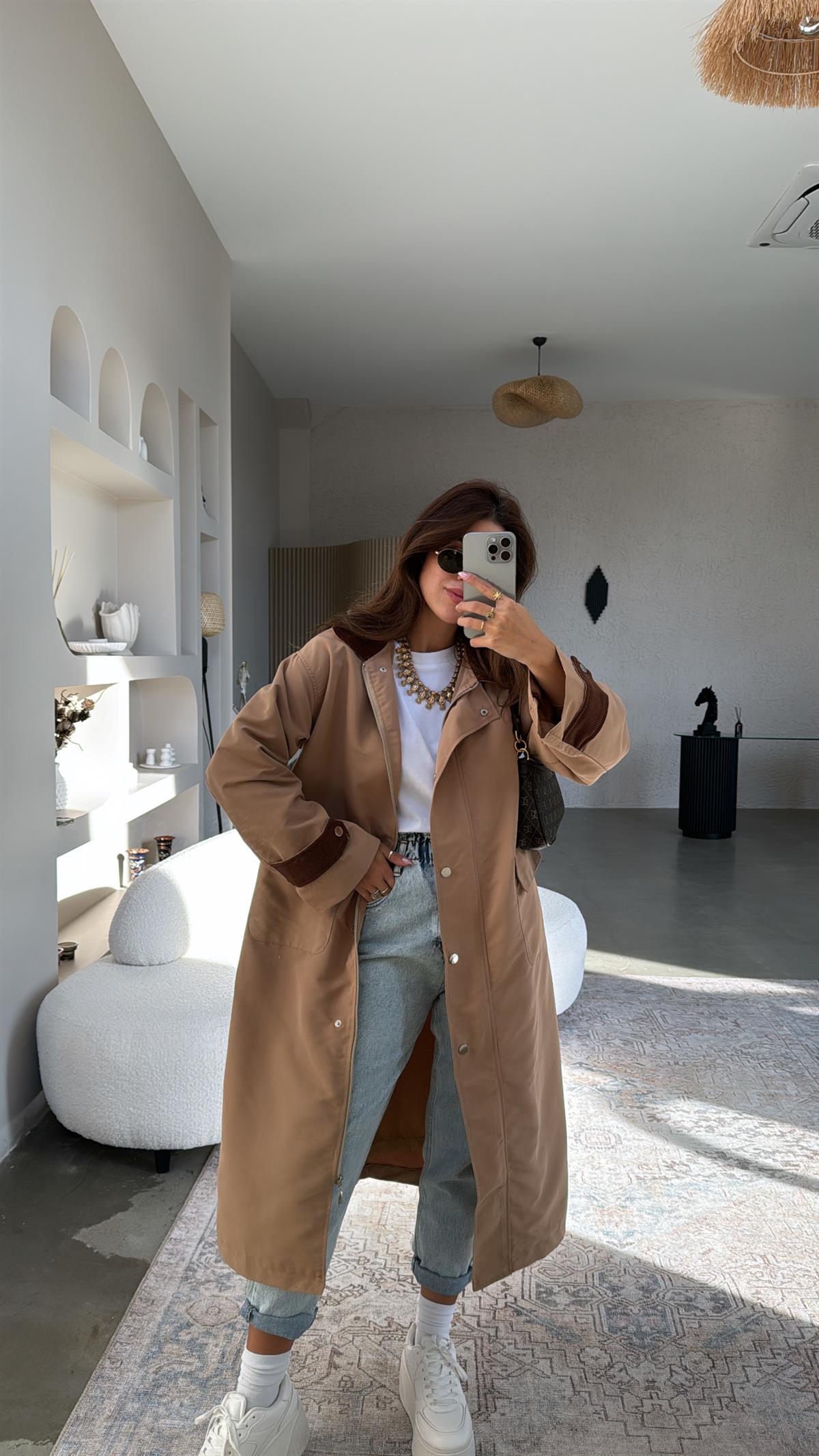 Yakası Kadife Detaylı Trençkot