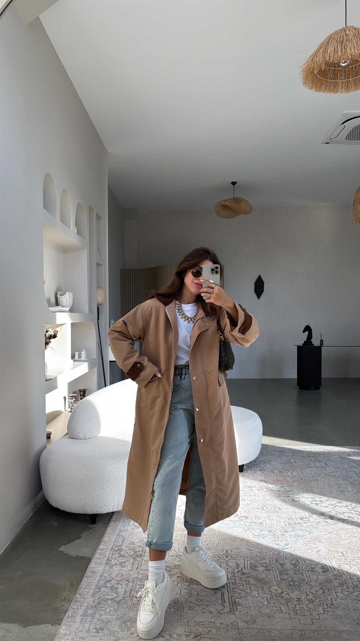 Yakası Kadife Detaylı Trençkot