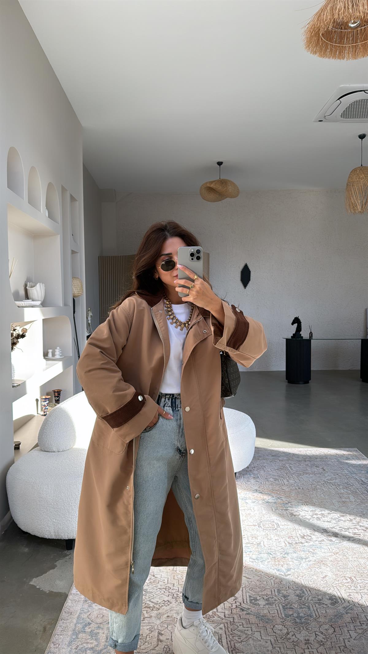 Yakası Kadife Detaylı Trençkot