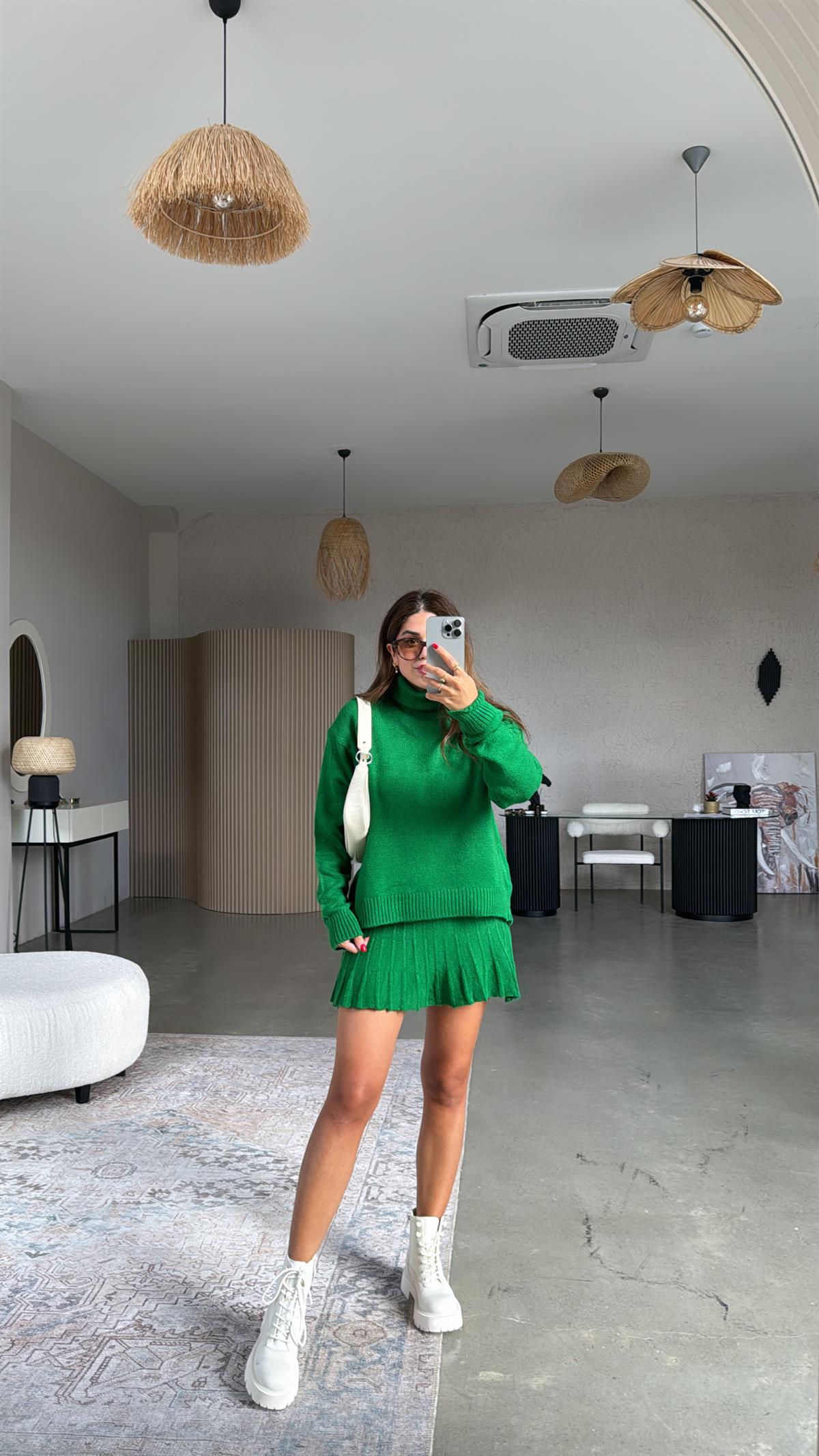 Yeşil Boğazlı Etekli Triko Takım