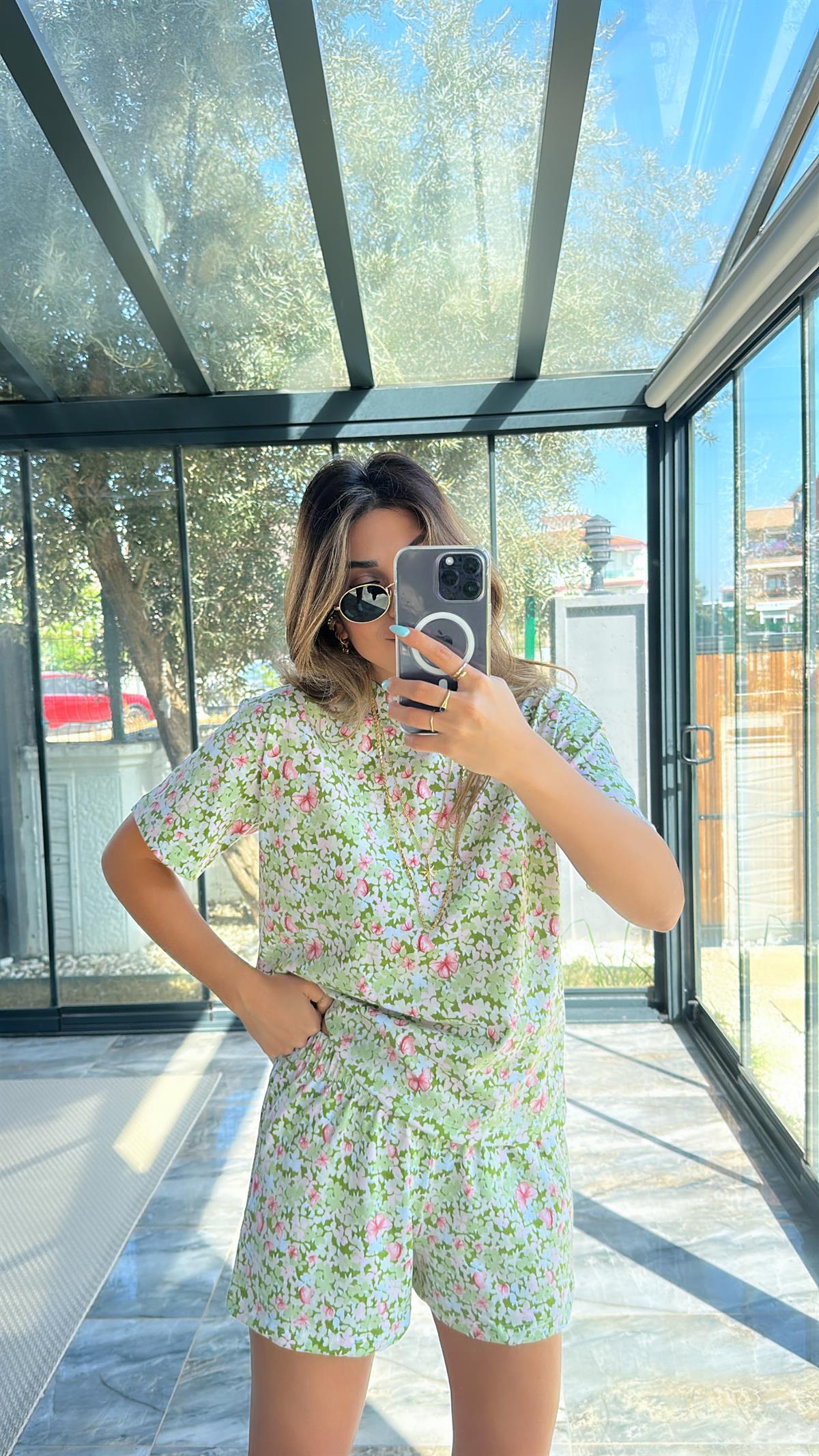 Yeşil Çiçekli Şortlu Takım