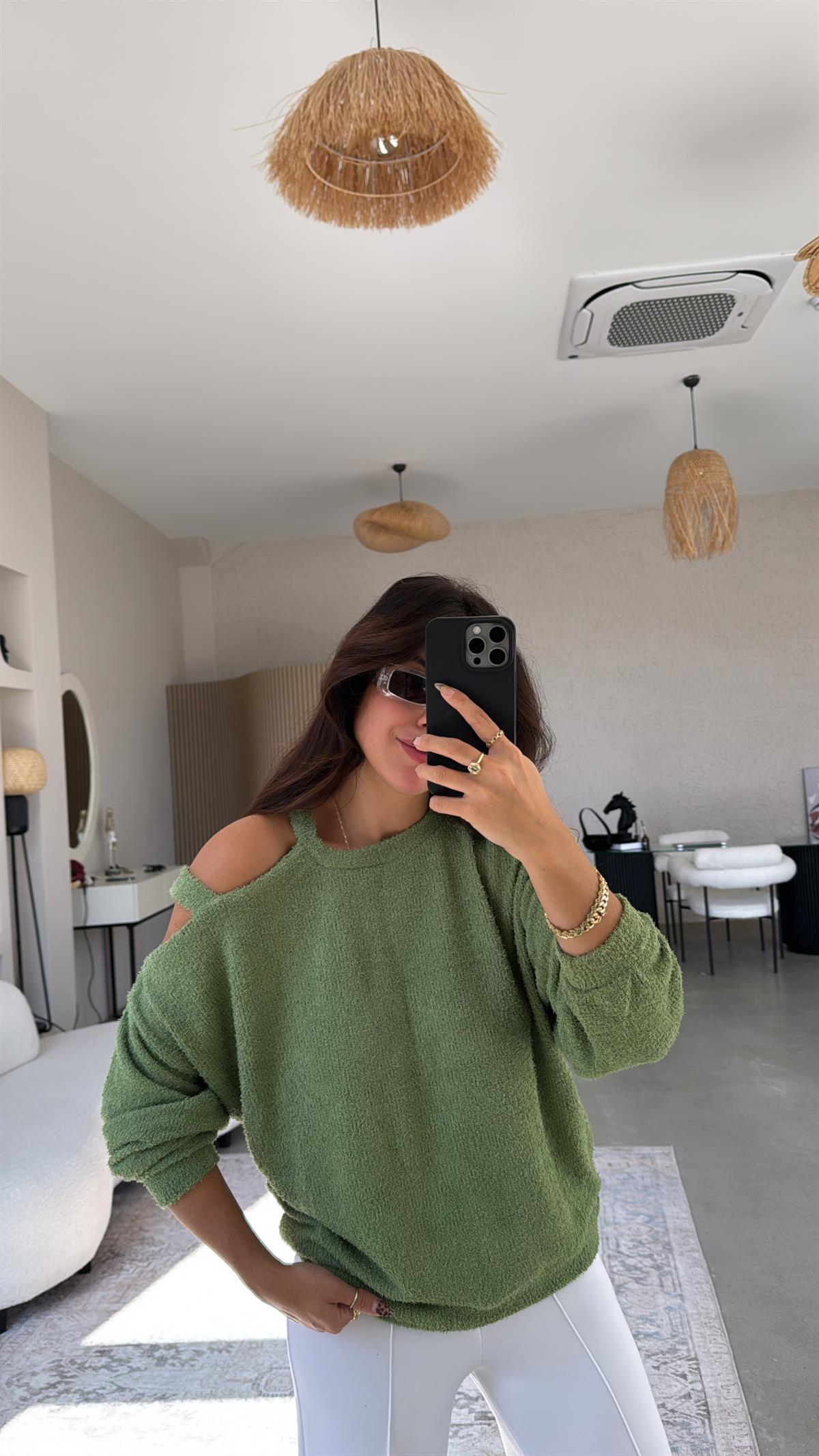 Yeşil Dokulu Omuz Detaylı Triko