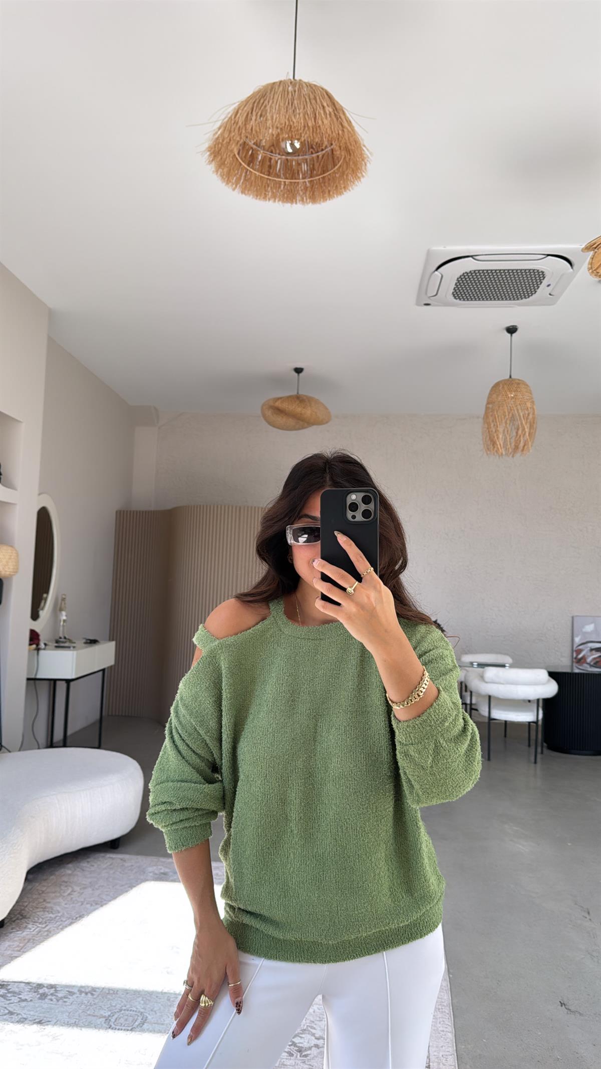 Yeşil Dokulu Omuz Detaylı Triko