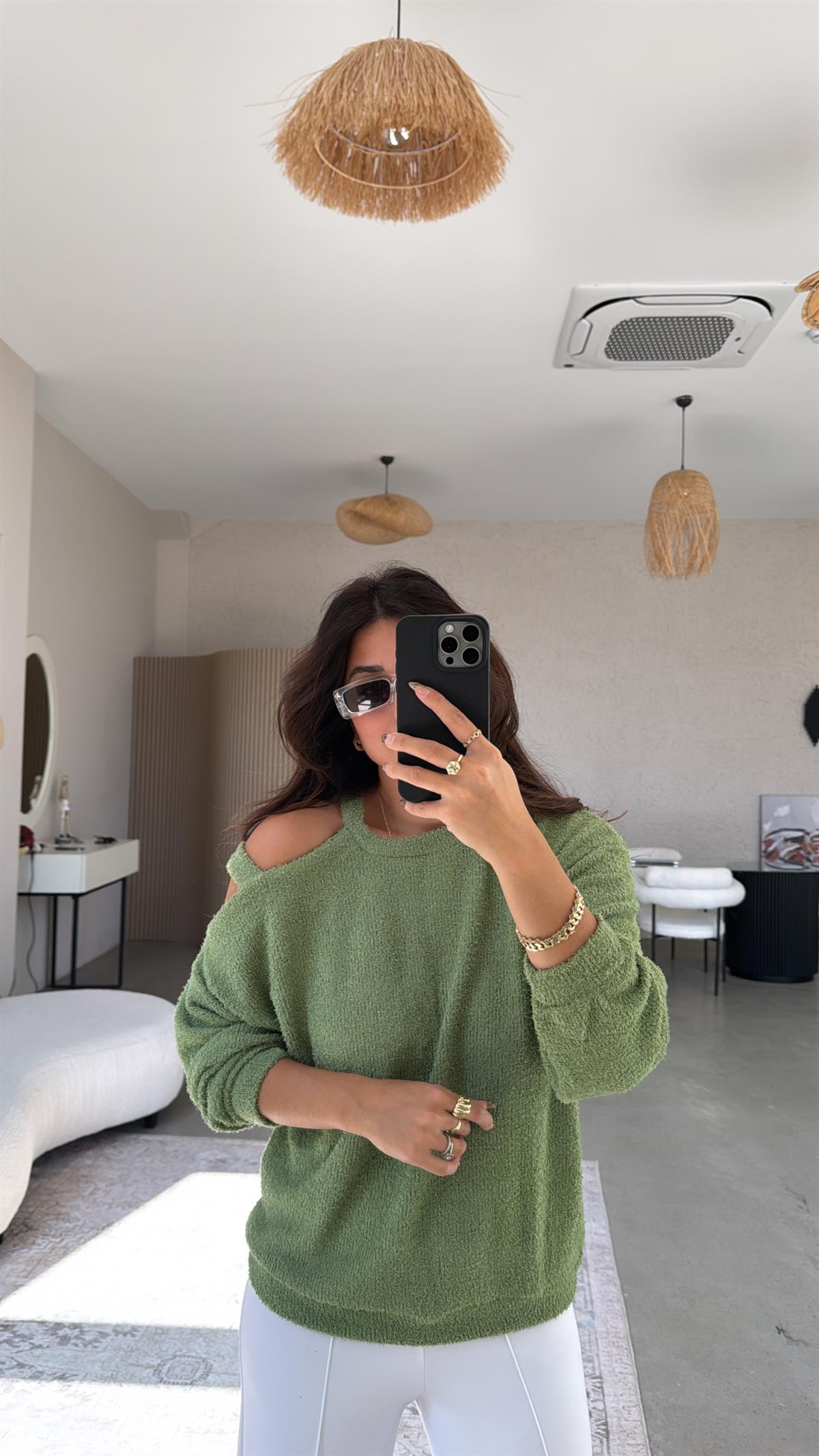 Yeşil Dokulu Omuz Detaylı Triko