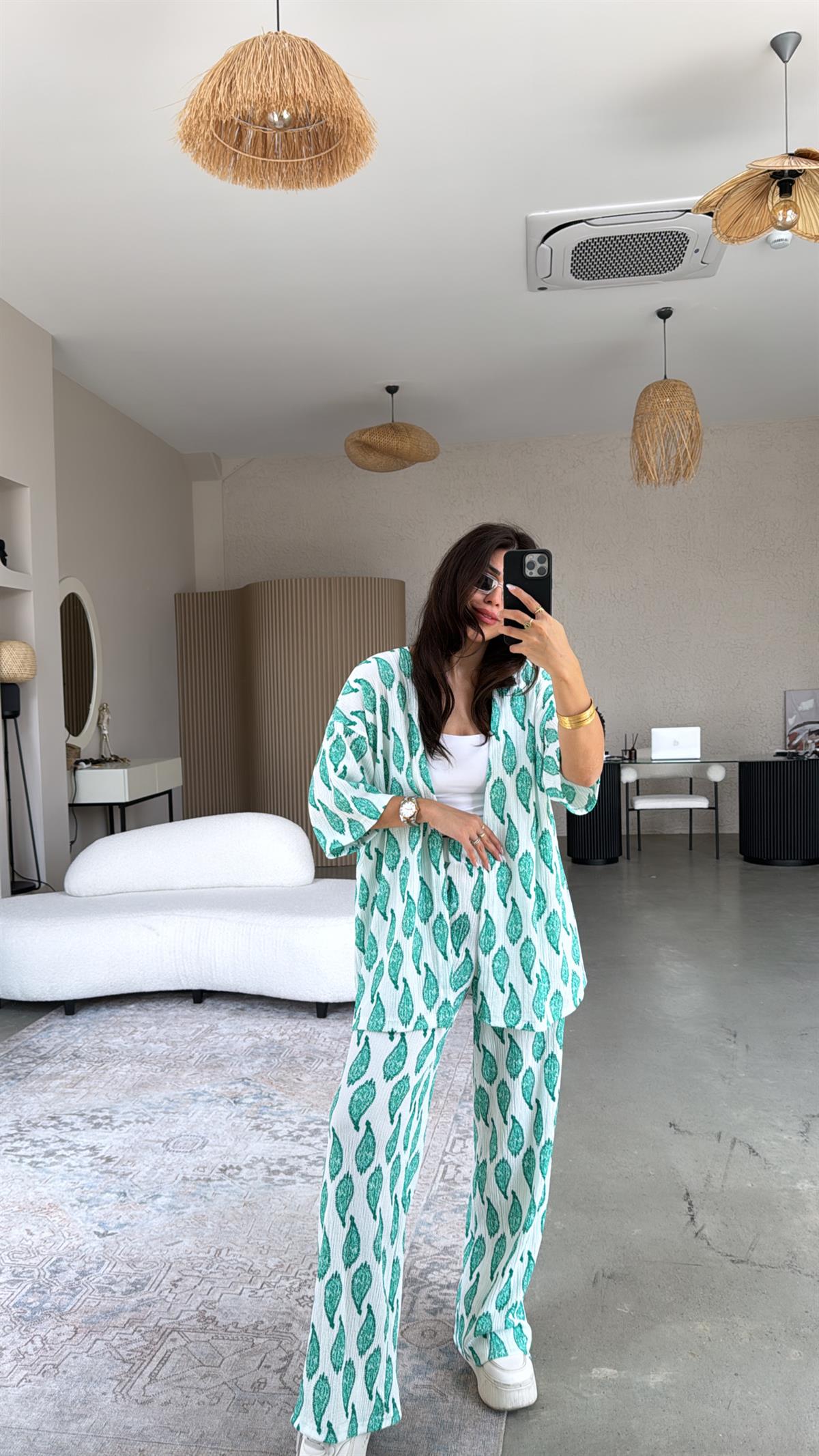 Yeşil Etnik Desenli Bürümcük Ceketli Takım