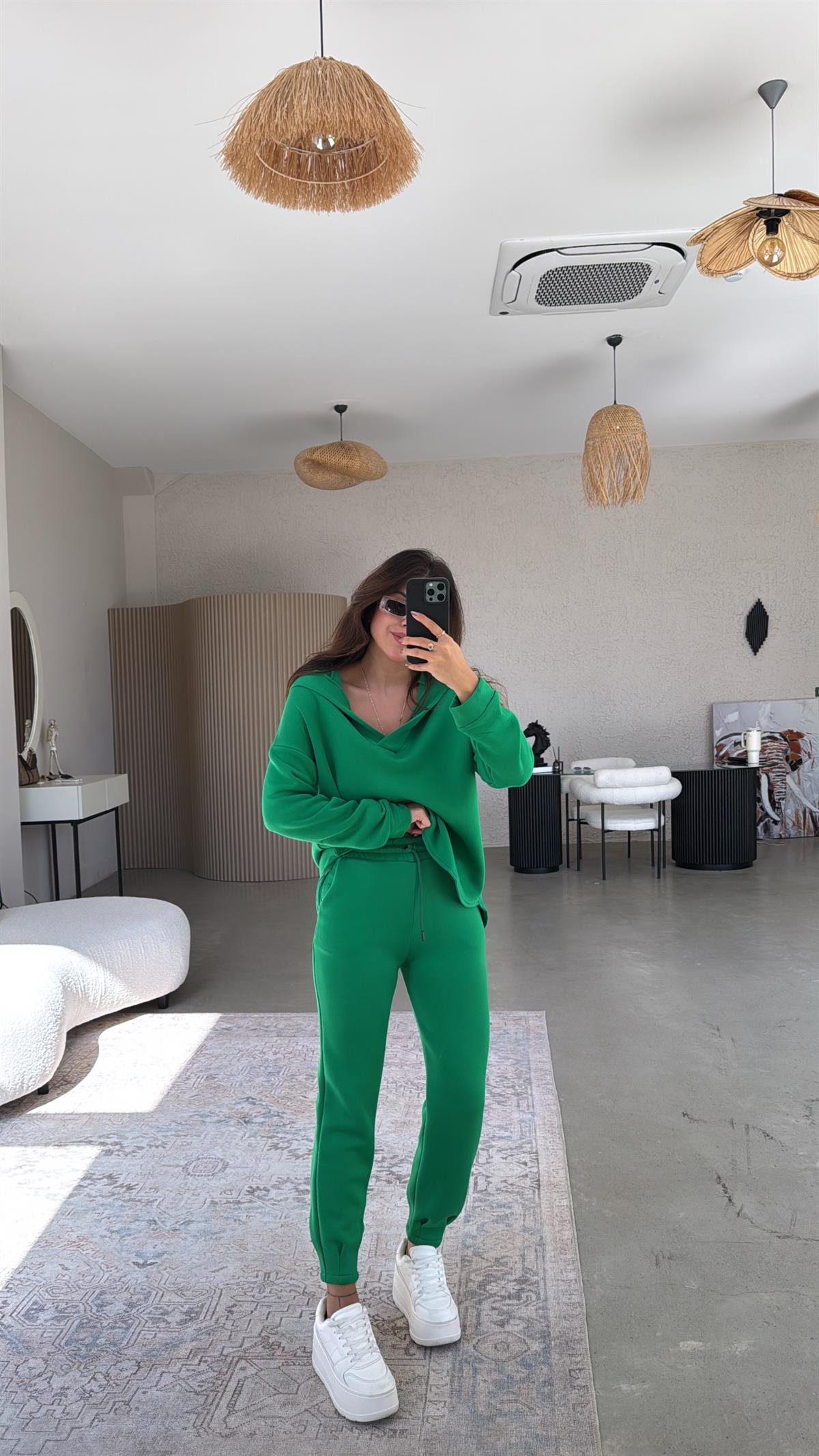 Yeşil Kapüşonlu Pens Detaylı Takım