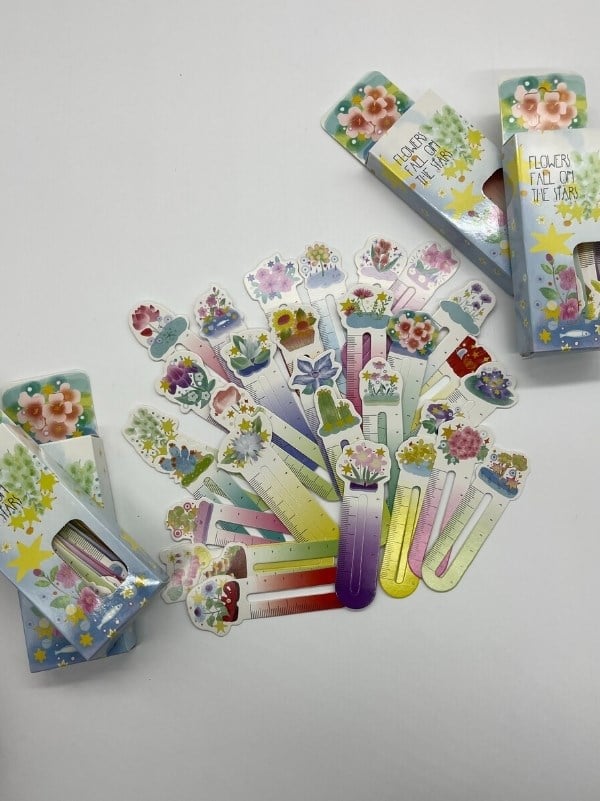 30 lu Çiçek Desenli Cetvelli Kitap Ayracı Flowers Fall On The Stars/Ataş/Yer İmi 