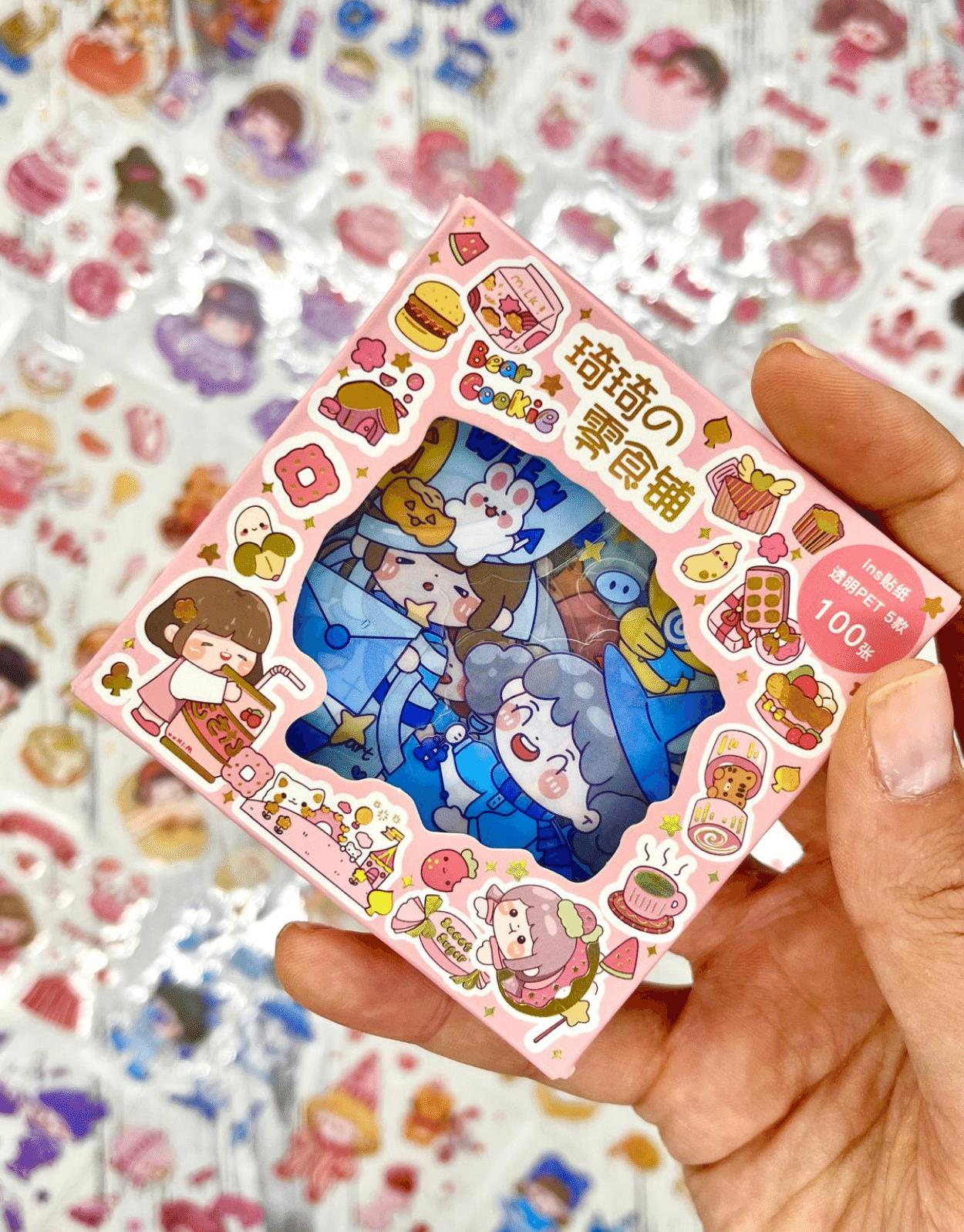 Sevimli Kız ve Atıştırmalıklar 100 Yaprak 500 Adet Pembe Mini Kutu Şeffaf Pet Sticker Seti/Etiket/Sticker Su Geçirmez