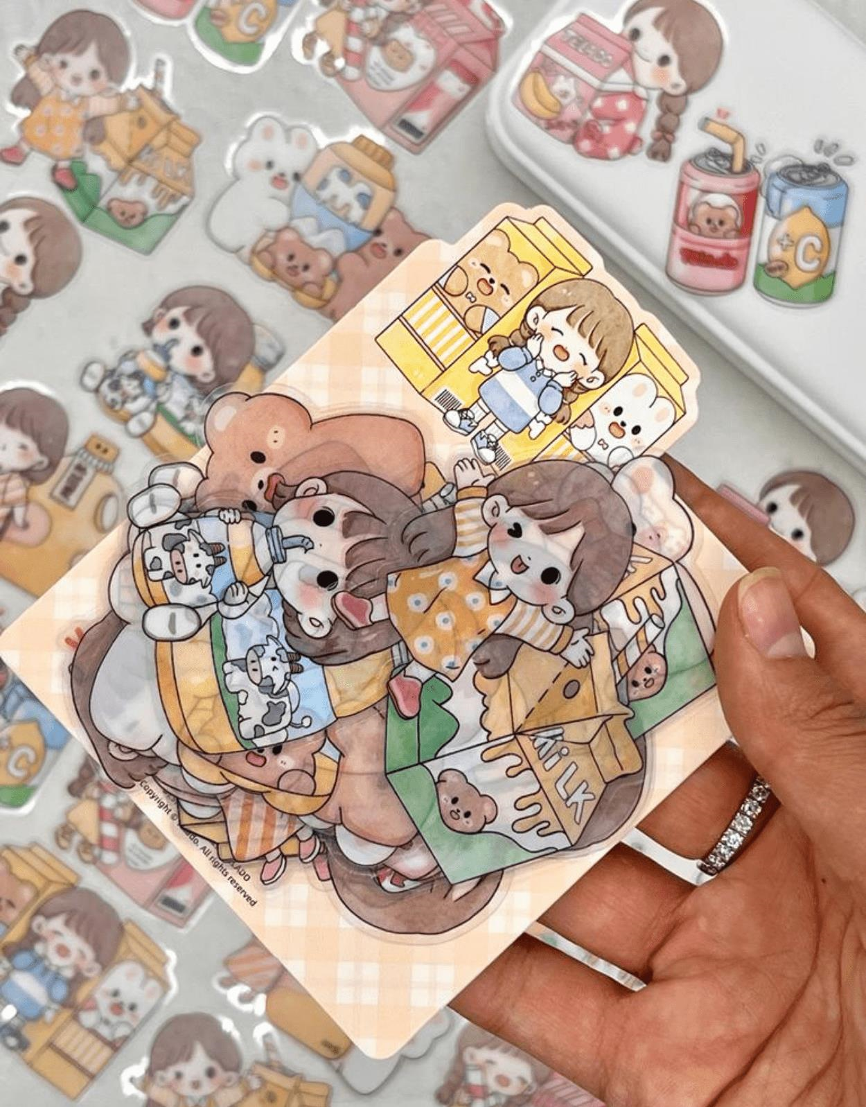 Sevimli Kız ve Sevimli Dostları Büyük Boy 24 Adet Şeffaf Turuncu Paket Pet Sticker  / Çıkartma