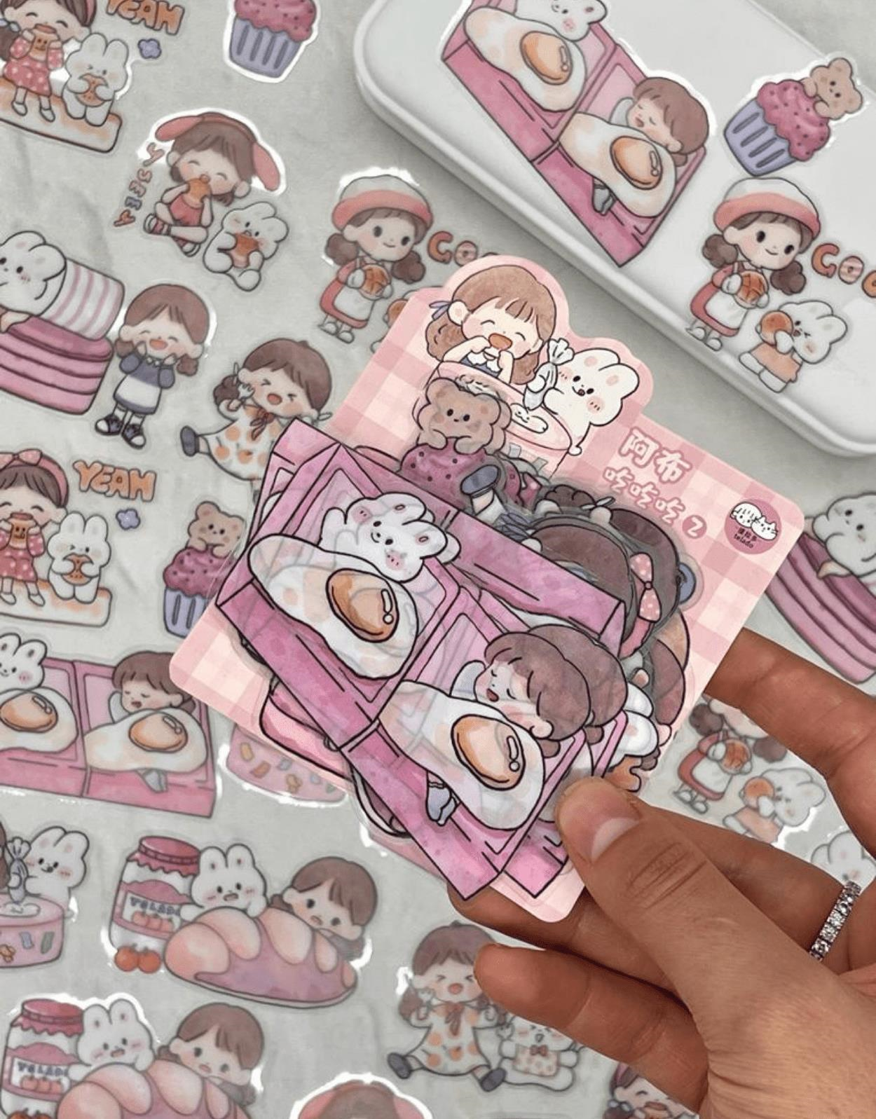 Sevimli Kız ve Sevimli Dostları Büyük Boy 27 Adet Şeffaf Pembe Paket Pet Sticker / Çıkartma
