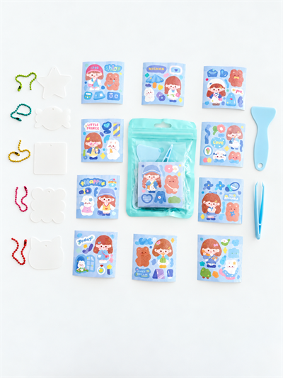 23 Parça Mavi Paket Kendi Anahtarlığını Tasarla Seti – Şeffaf Anahtarlık Aparatı / Renkli Zincir / Sticker / Etiket / Cımbız / Spatula DIY Aktivite Seti